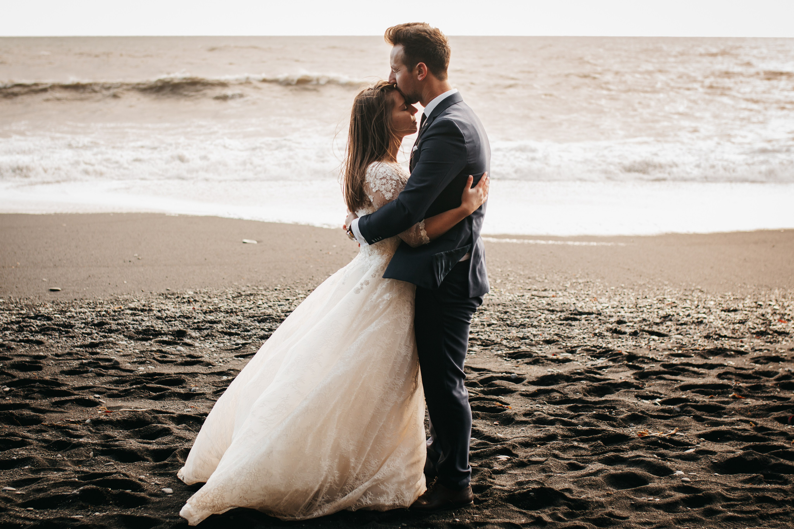 B & A. Fotograf Nunta Iasi - Hearts & Pictures