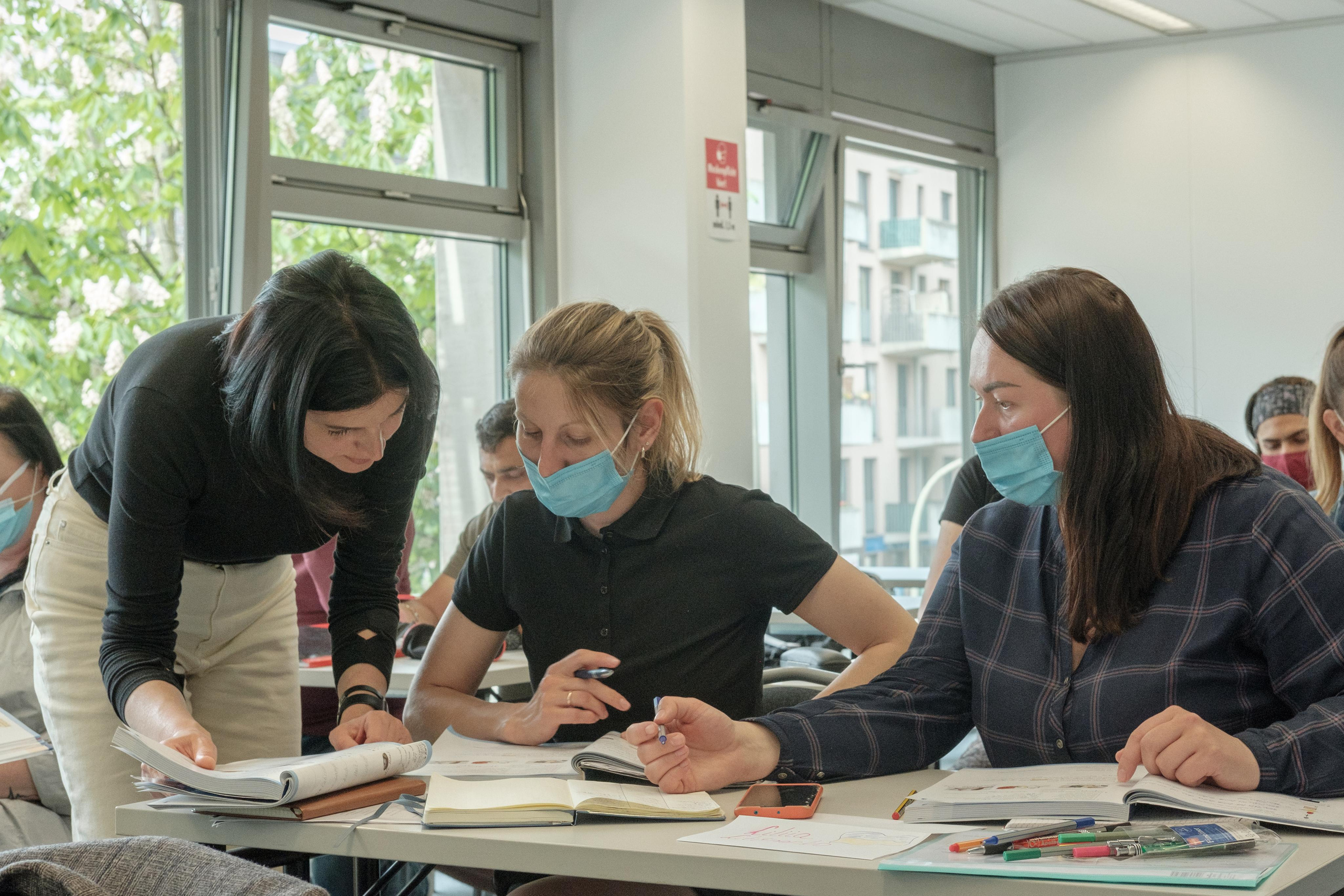 Svetlana, Olga and Lilia in the German language courses at the Rahlstedt’s Integration centrum, May, 2022