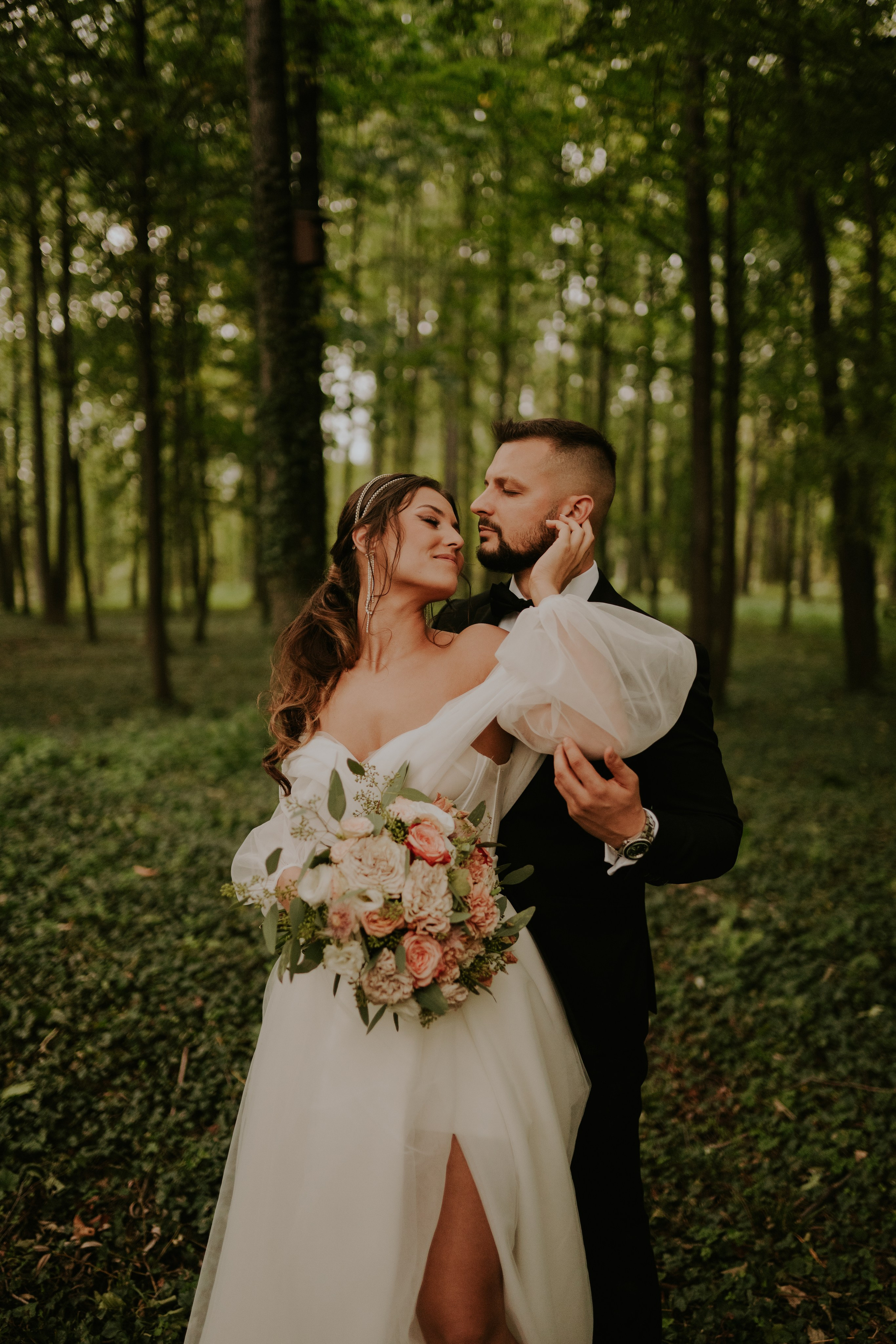 Sala Koralowa w Jaworzu: Opowieść o ślubie Nikoli i Kacpra. Karkowskafoto - fotografia miłości