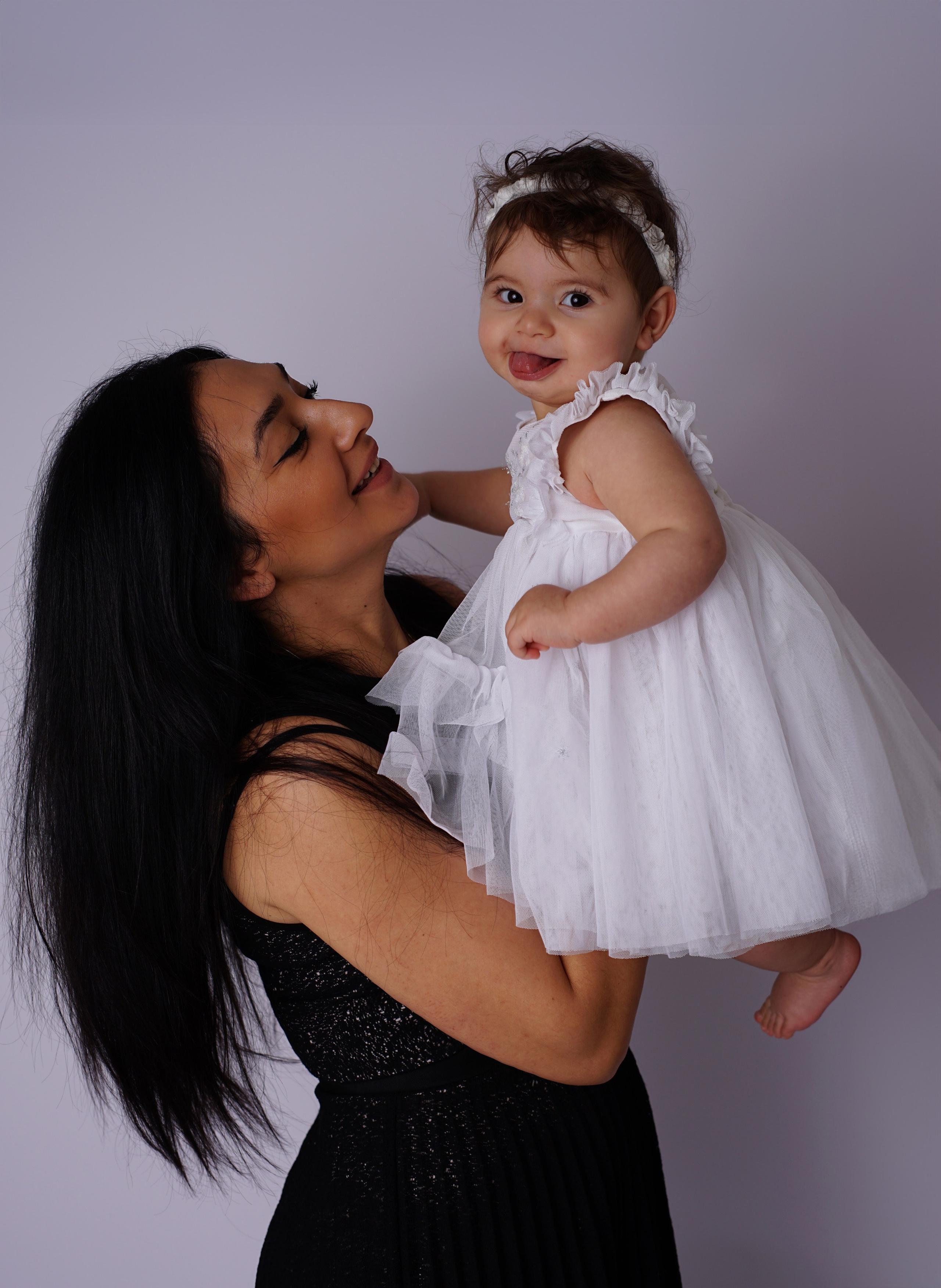 Noir et blanc. Petit trésor photos de famille, grossesse et nouveau-né à Roanne