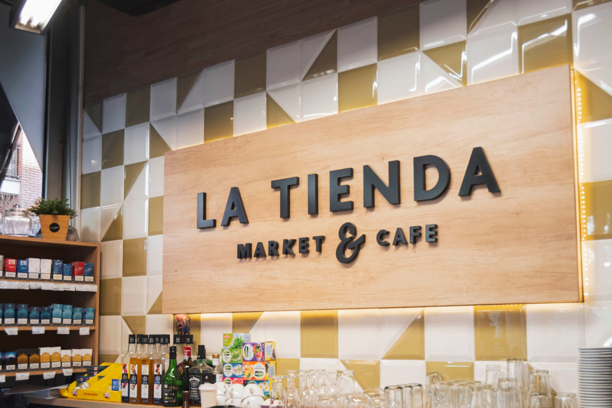 La tienda. Zhukov studio