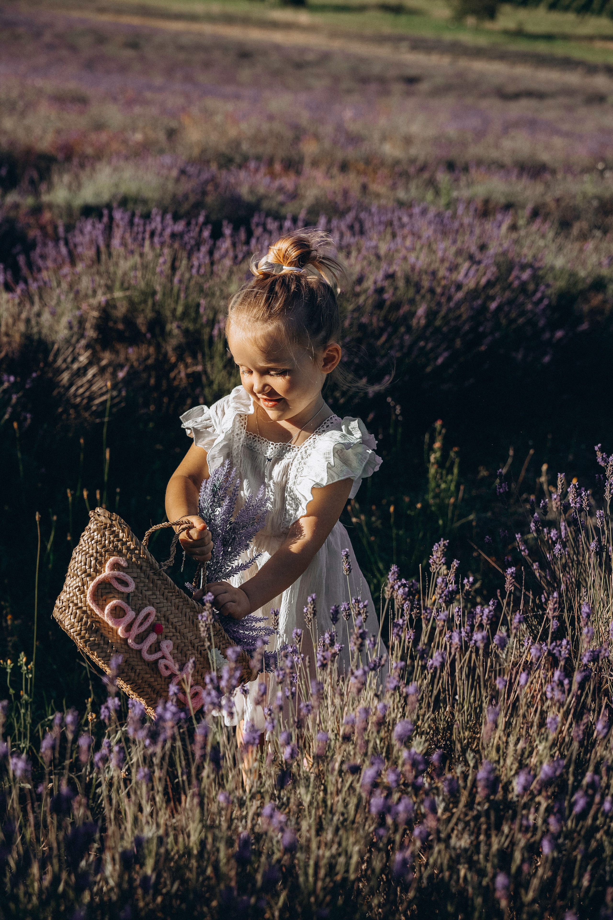A Dreamy Family Photoshoot in the Lavender Fields Near Gaillac. Eugenie Smirnova — wedding, corporate and lifestyle photographer in Toulouse and Southwest France