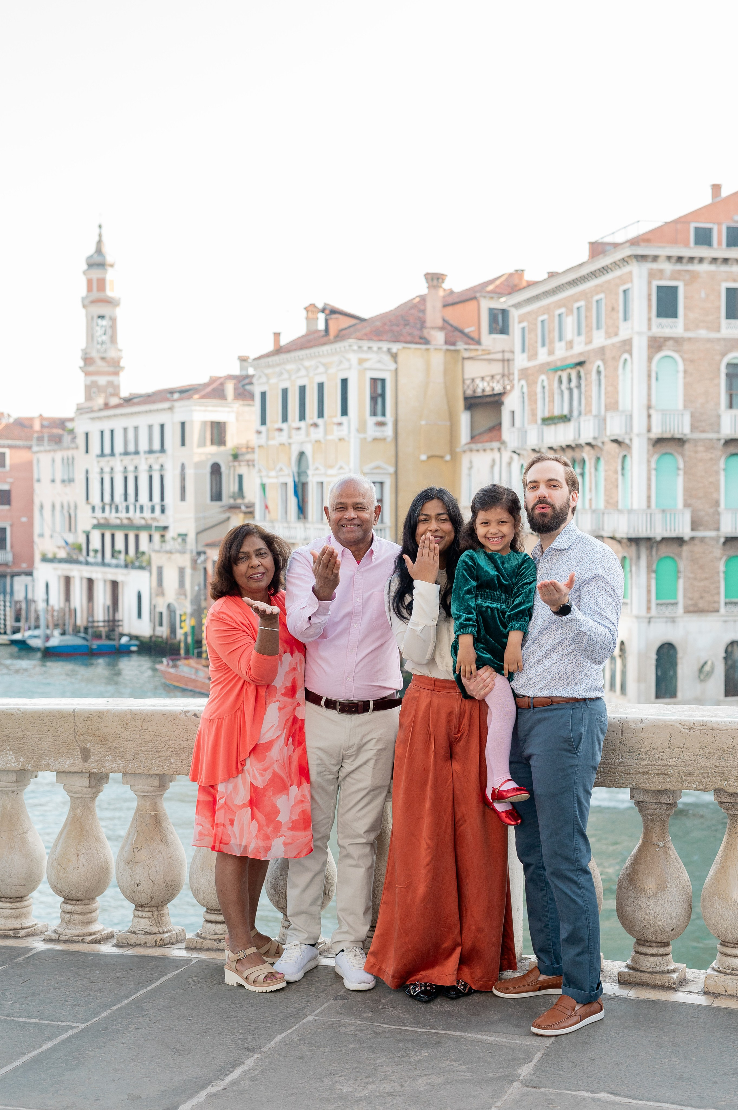 Family photoshoot in Venice. Photographer in Venice Anna Terzi