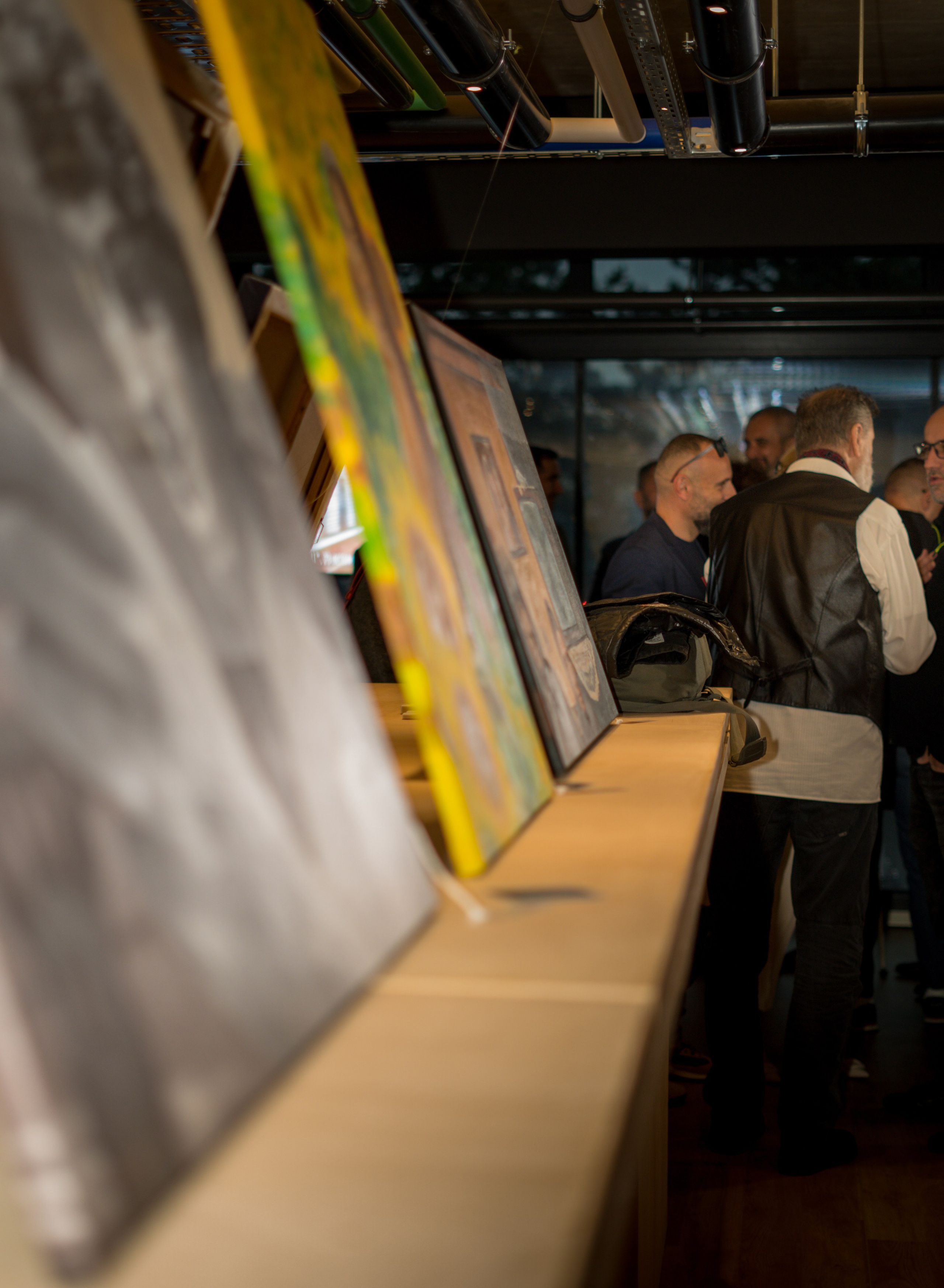 Vernisaj Suceava Mihai Varzari. Marius Alex fotograf de eveniment si portret din Suceava