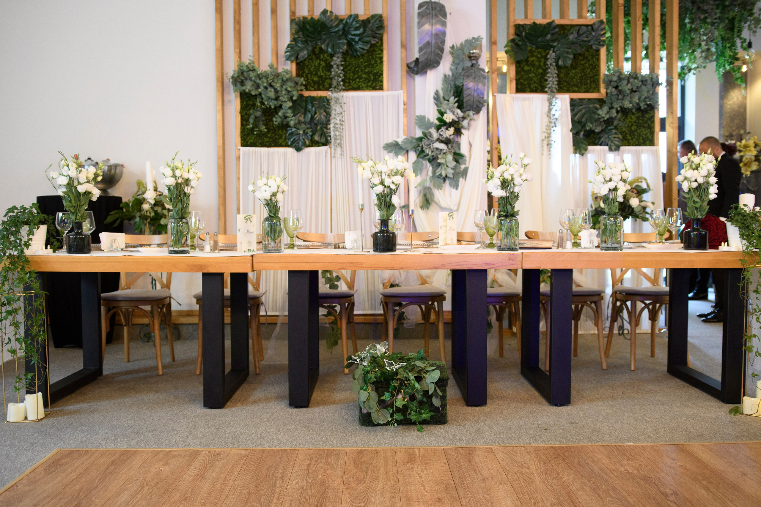 Fotografii Nunta + Botez Ciresul Salbatic. MDimaFotoStudio. Fotograf de nuntă, evenimente private și de familie