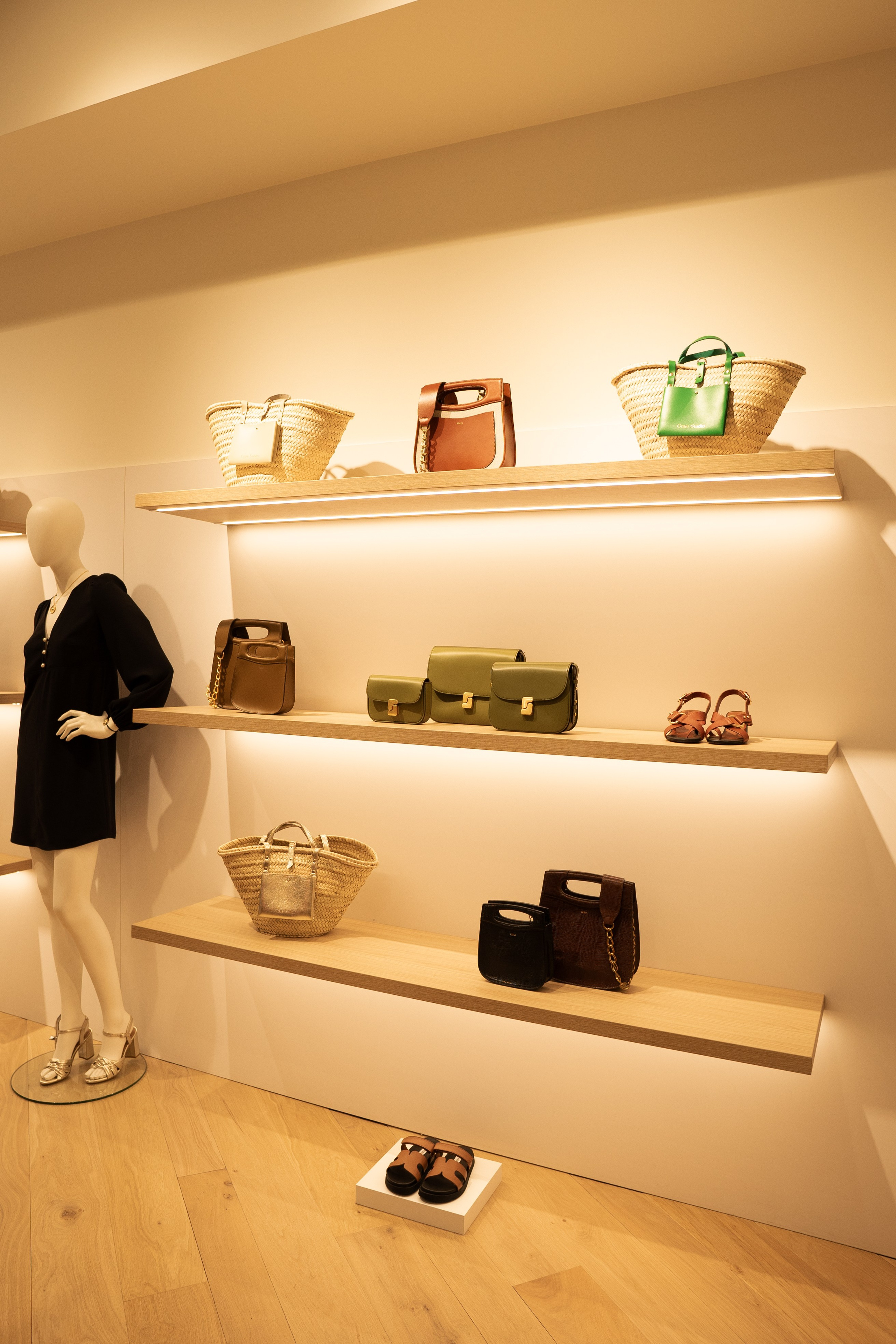 Magasin de vêtements JOANE. Petit trésor photos de famille, grossesse et nouveau-né à Roanne