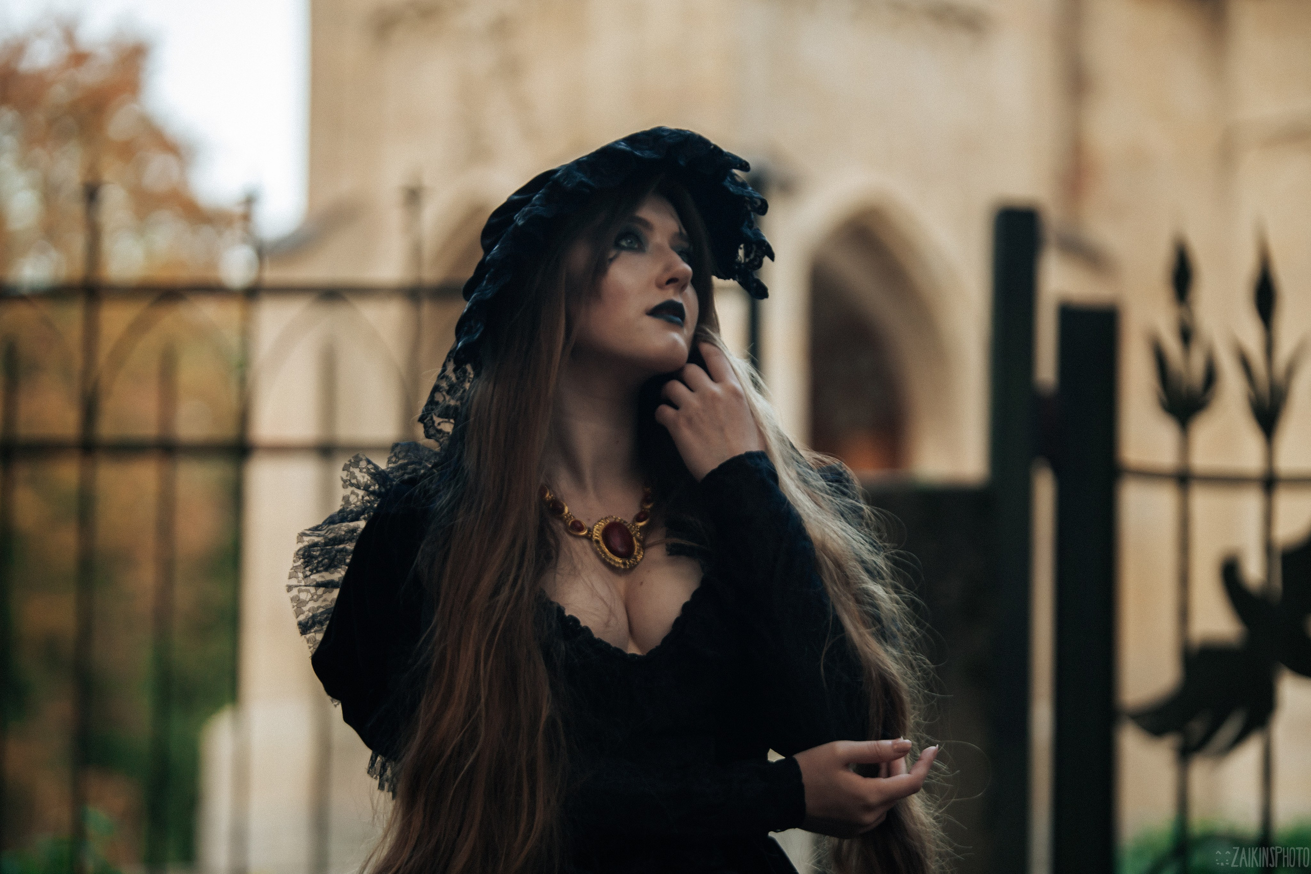 The Dark Autumn. Main