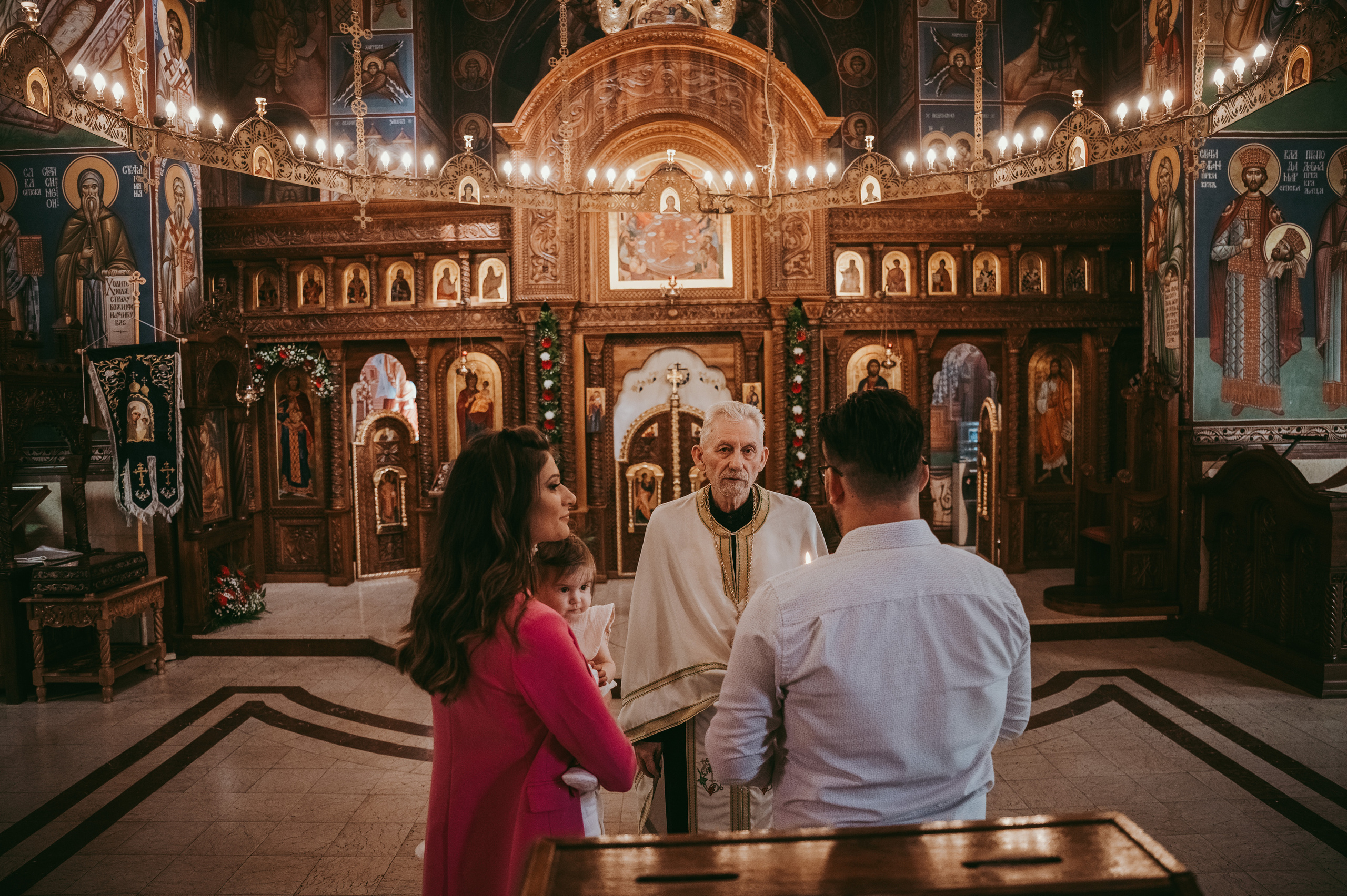 Mila / krstenje. Deciji i porodicni fotograf u Beogradu Oksana Skendzic