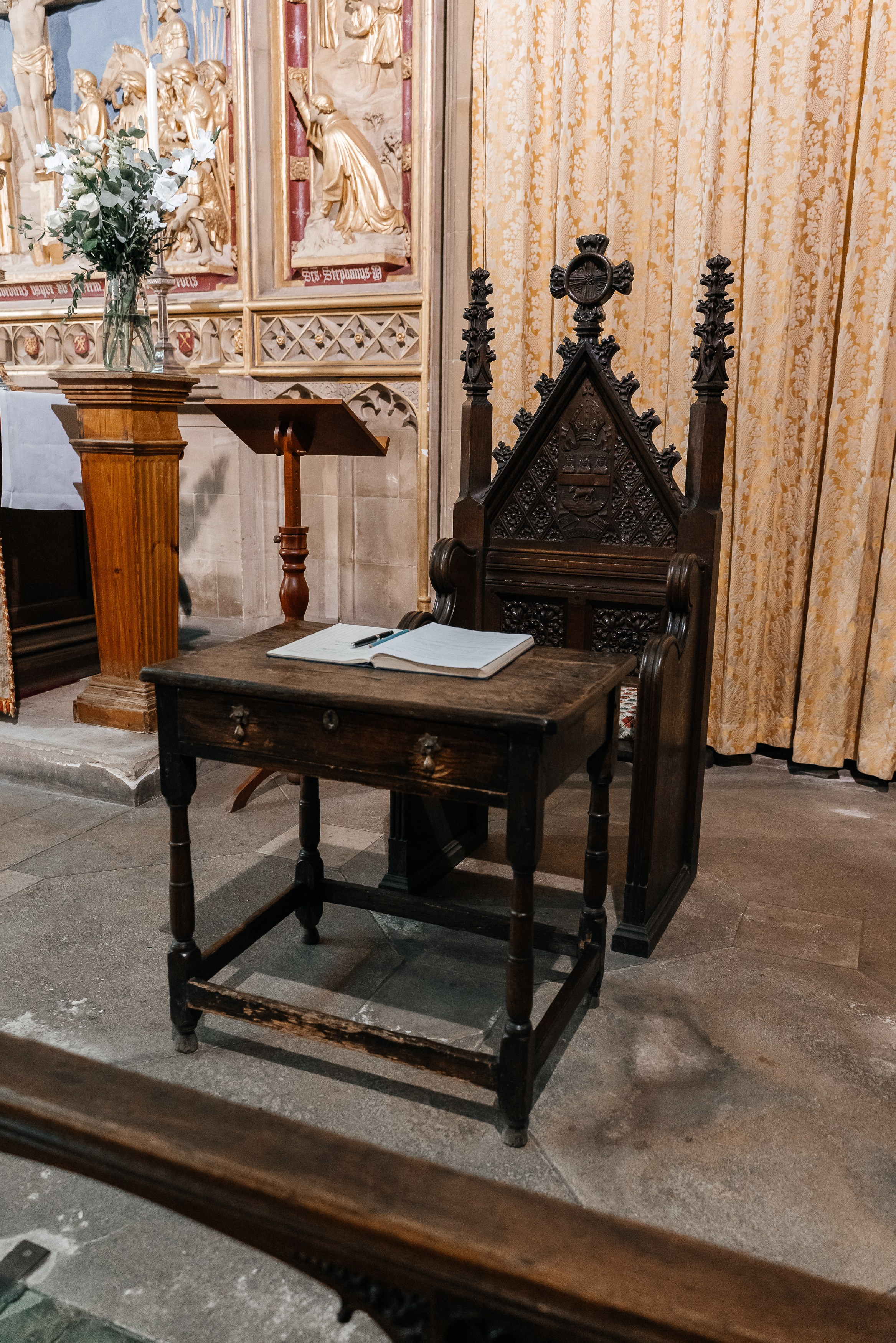 Wedding ceremony at The Lower chapel in Eton, Wedding in Eton, wedding photographer in Eton, wedding photographer in Eton