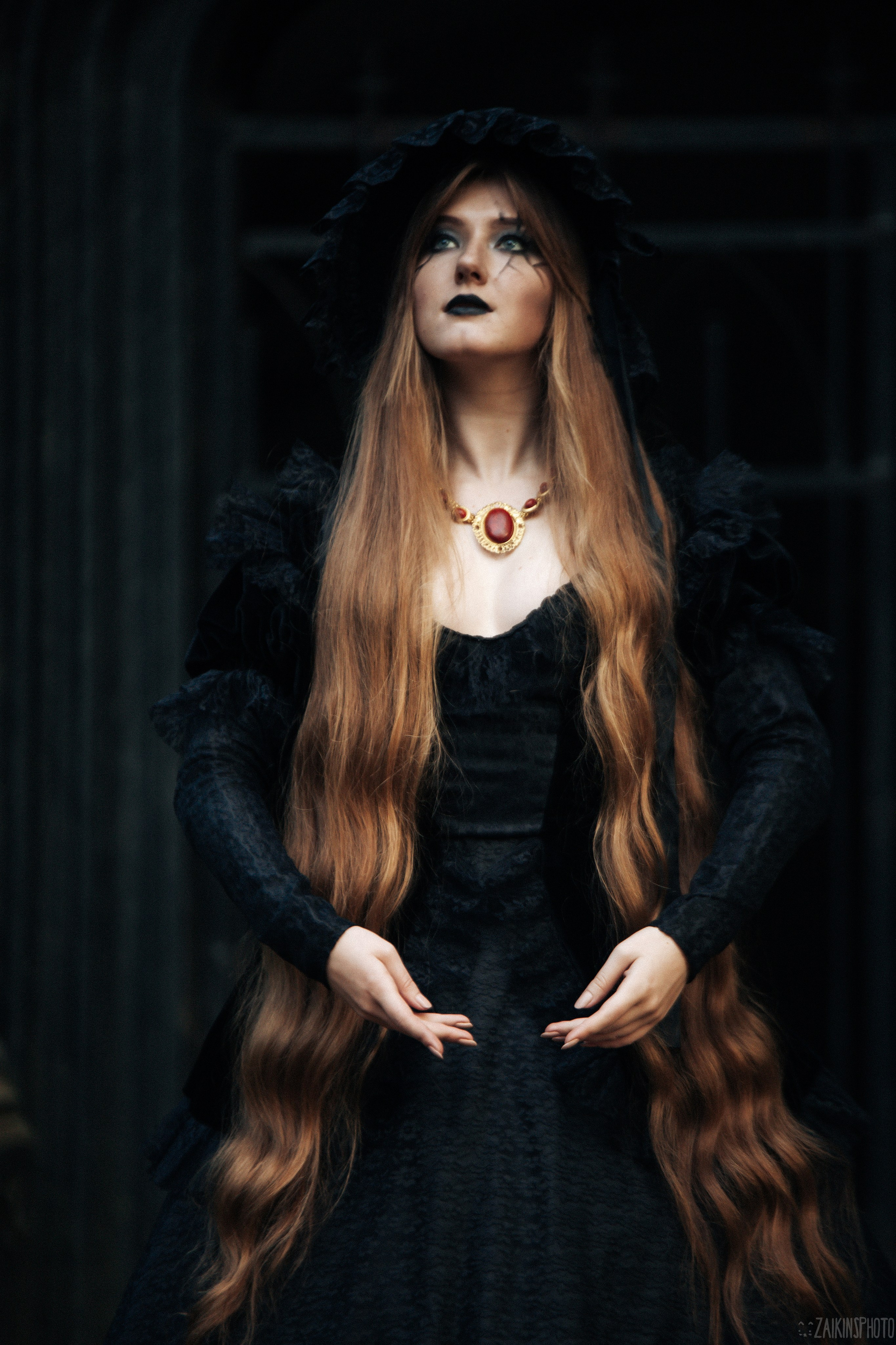 The Dark Autumn. Main