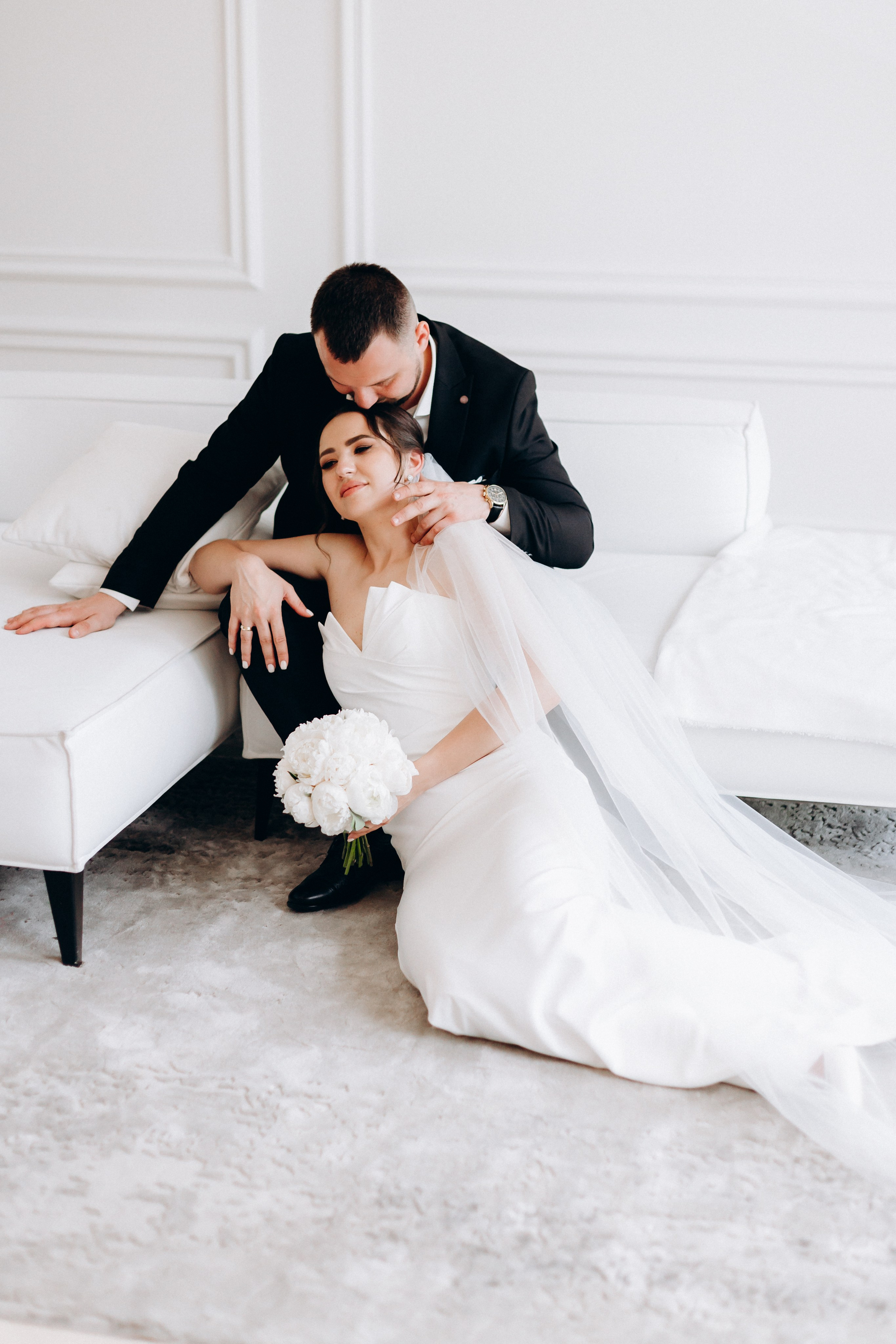 White Wedding. Wedding and Family Photograph