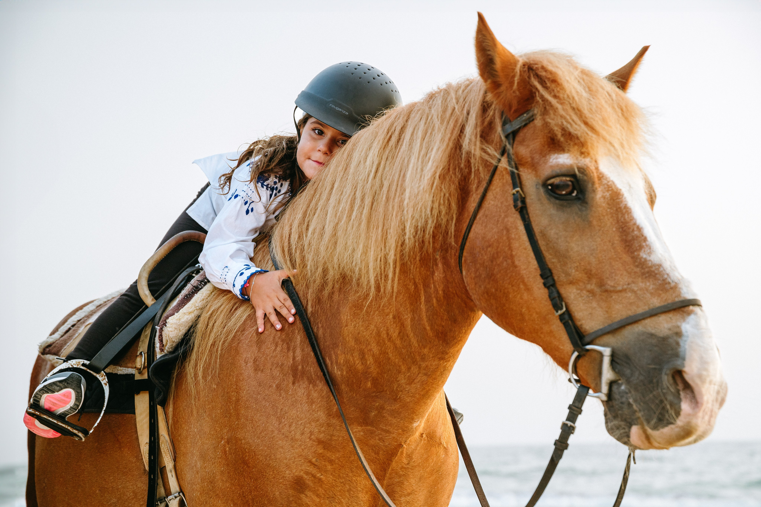 Marlene & Tiago com filhos. Passeios a Cavalo na Praia Peniche | Eco Salgados Agroturismo