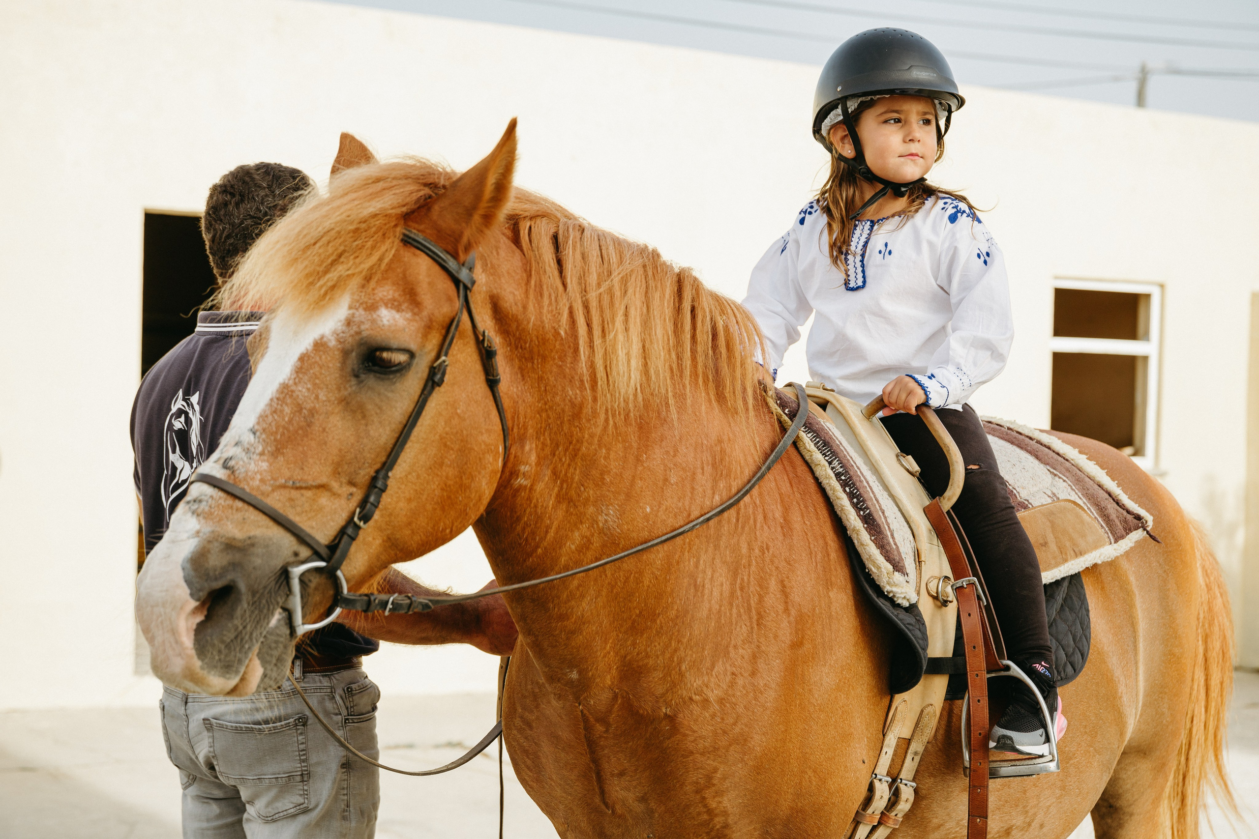 Marlene & Tiago com filhos. Passeios a Cavalo na Praia Peniche | Eco Salgados Agroturismo