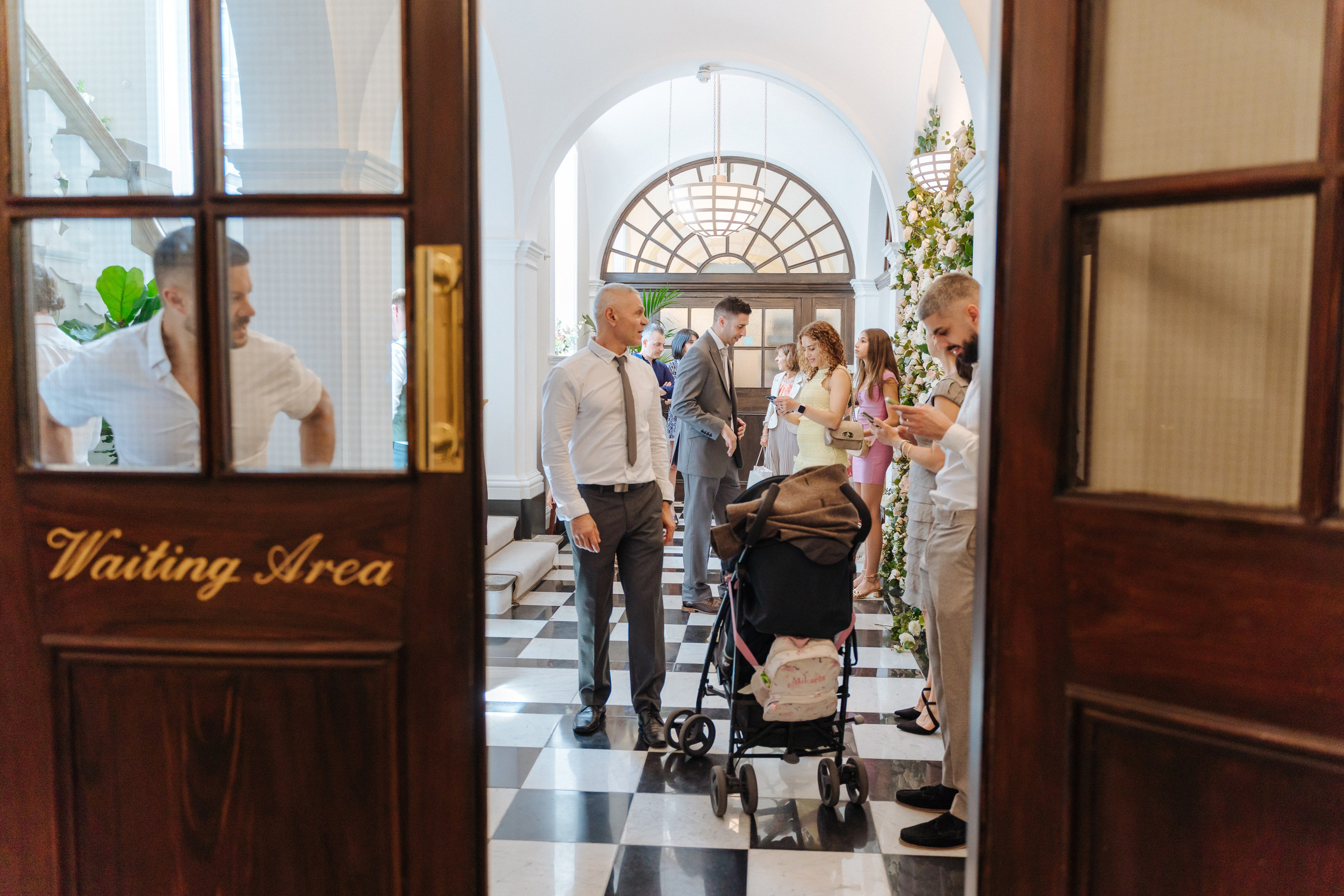 Civil ceremony at Chelsea Old Town Hall,  Wedding in Chelsea, Wedding in London,  wedding photographer in Chelsea, wedding photographer in London, wedding photographer London, documentary wedding photography, stylish wedding photos, creative wedding photographer UK, wedding photographer for international couples, natural wedding photography, London wedding photos, Ekaterina Romanova, Russian speaking wedding photographer, быстрый фотограф на свадьбу Лондон, креативный свадебный фотограф, свадебный фотограф Великобритания