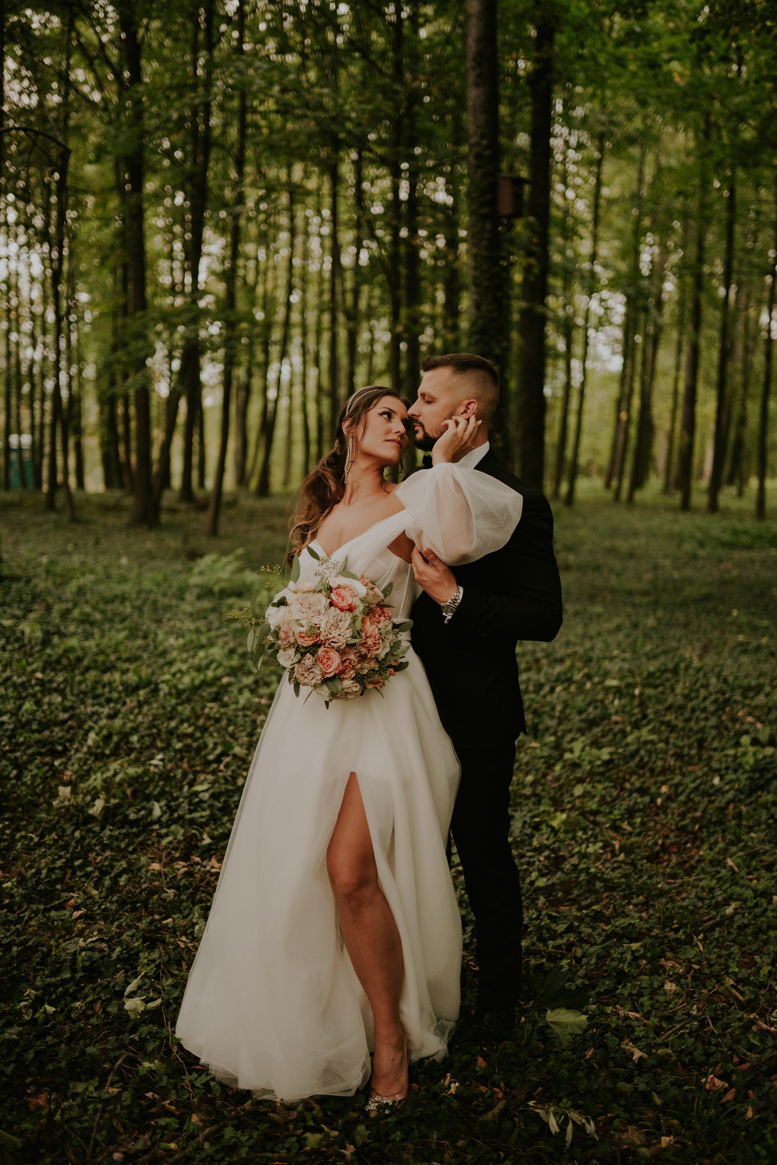 Sala Koralowa w Jaworzu: Opowieść o ślubie Nikoli i Kacpra. Karkowskafoto - fotografia miłości