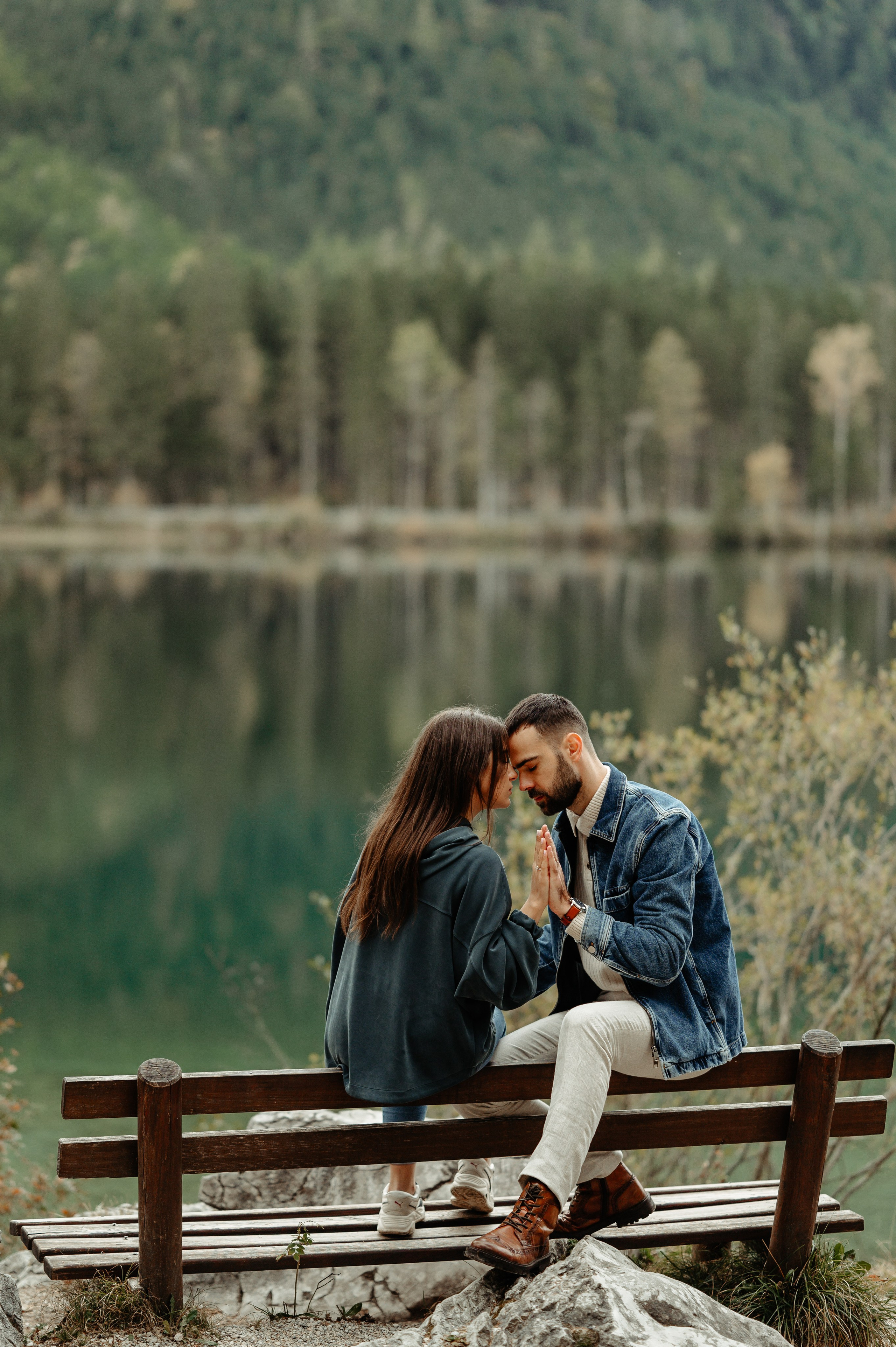 Denis Hanganu din Clanul si sotia lui Raluca, in Hintersee Austria. Proud Vision Weddings | Wedding Photography & Film — Servicii profesionale Foto Video Nunta Iasi