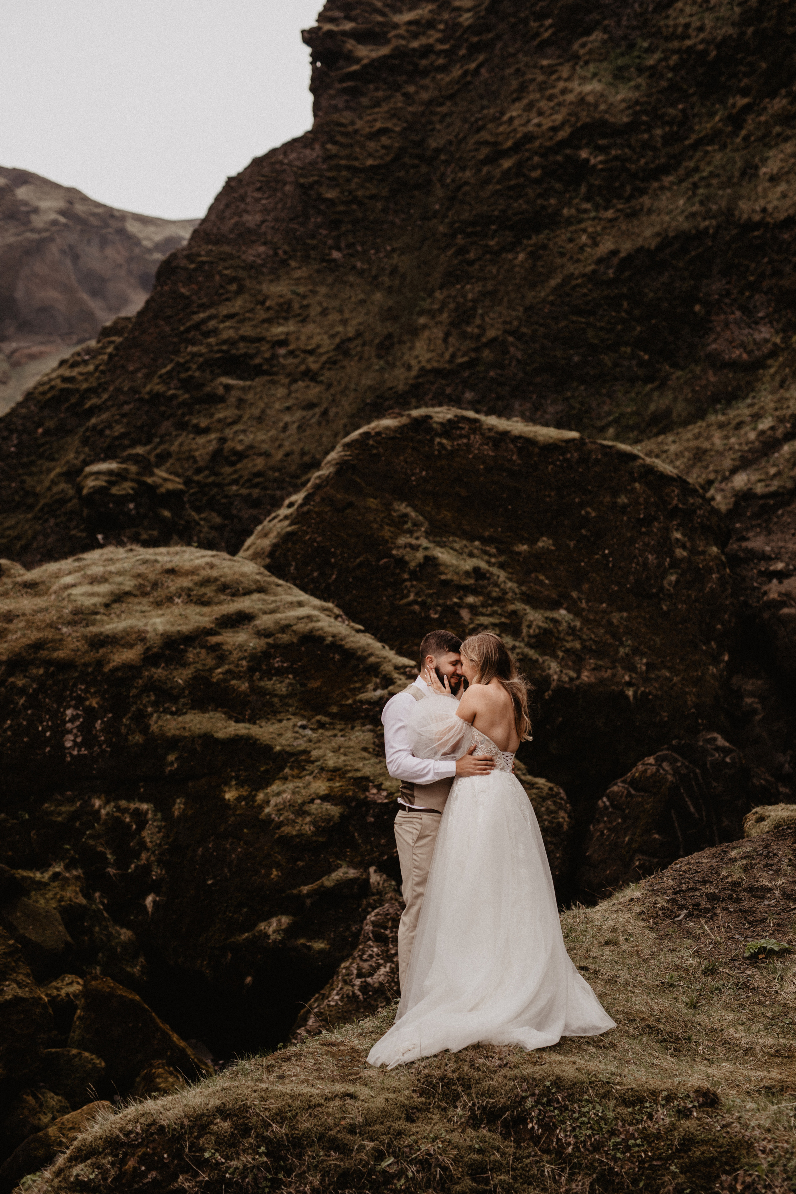 Vow exchanging ceremony in Iceland | Elopement in South Iceland. Iceland elopement photographer & videographer