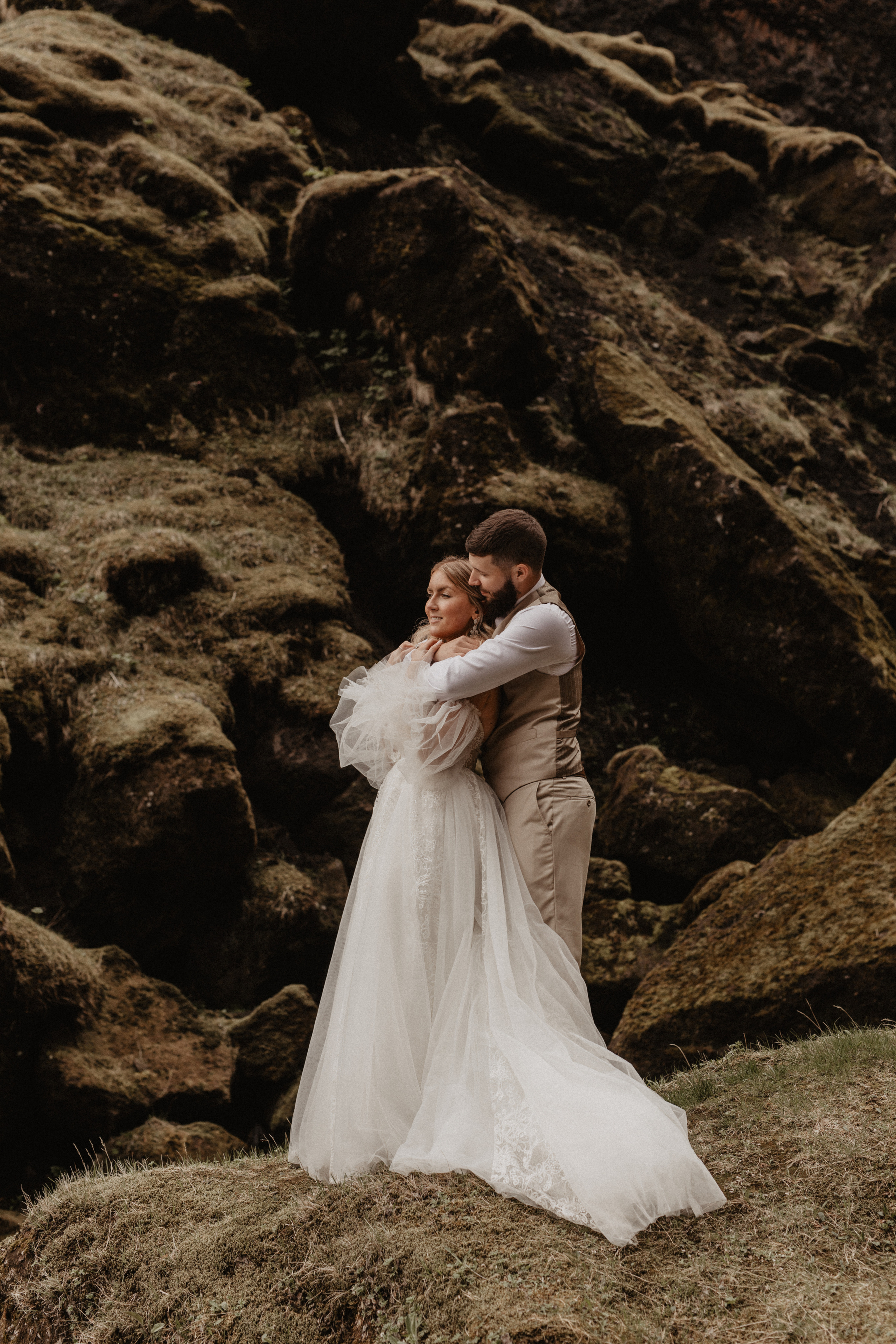 Vow exchanging ceremony in Iceland | Elopement in South Iceland. Iceland elopement photographer & videographer