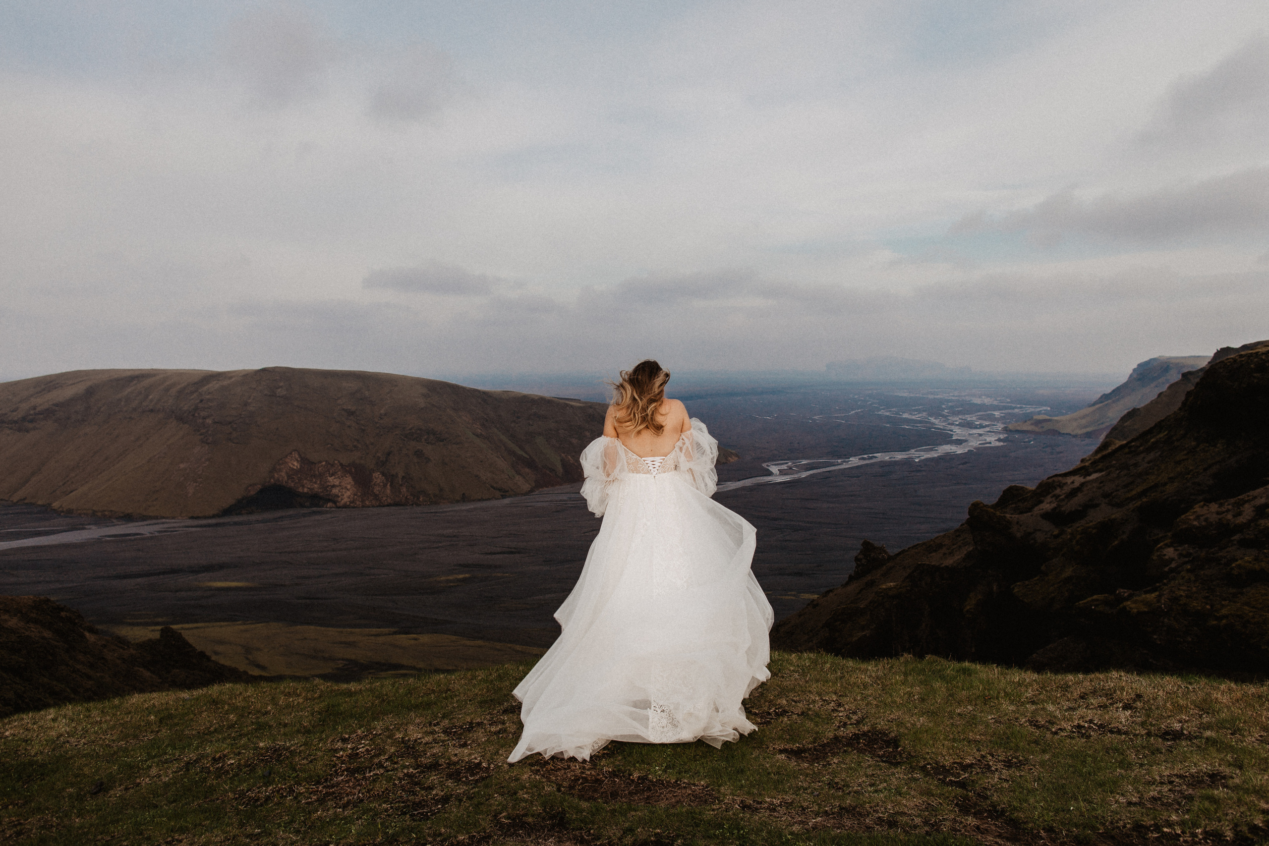 Vow exchanging ceremony in Iceland | Elopement in South Iceland. Iceland elopement photographer & videographer