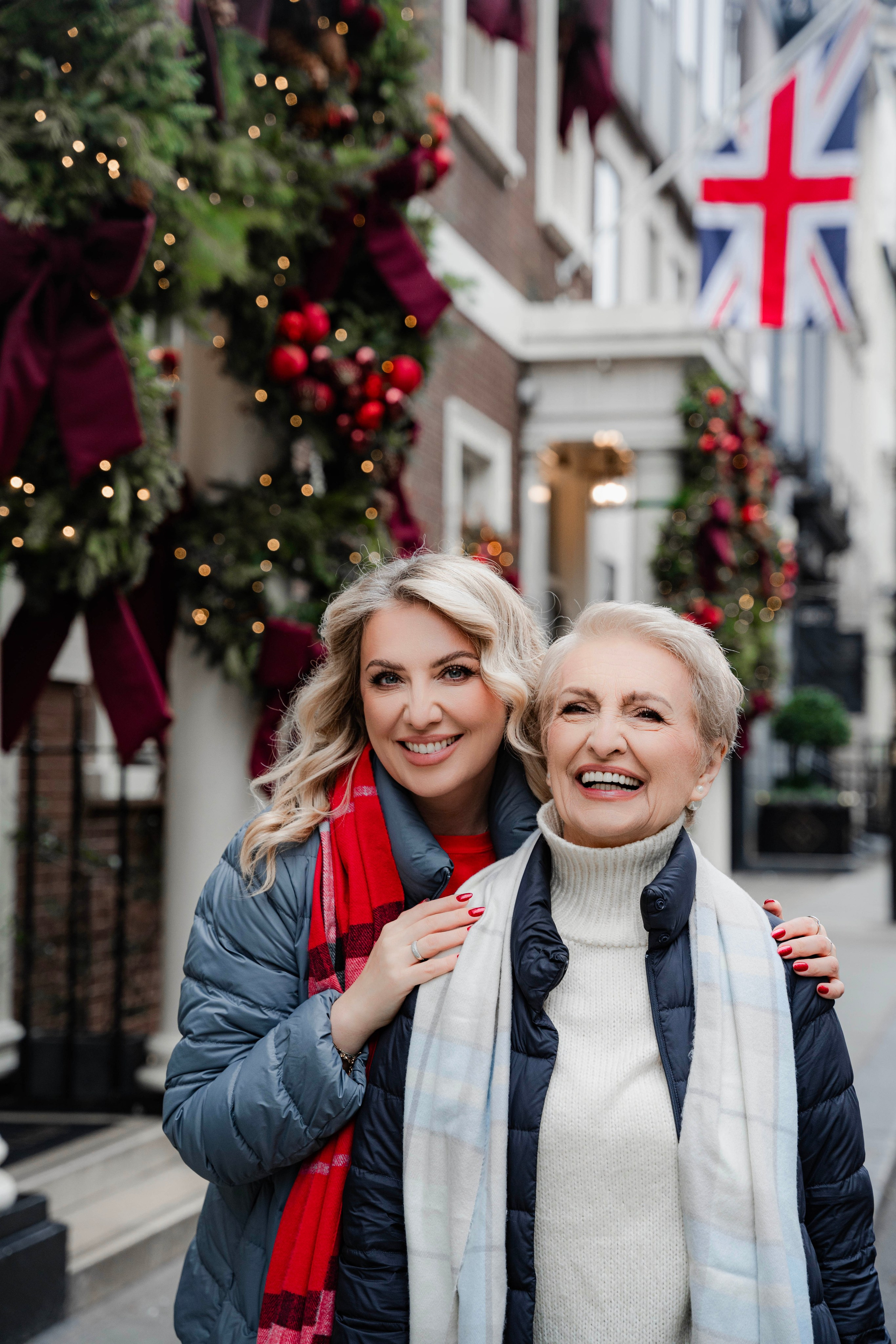 Magnolia in Chelsea with Myroslava. Tonya Kyrylenko photographer in London