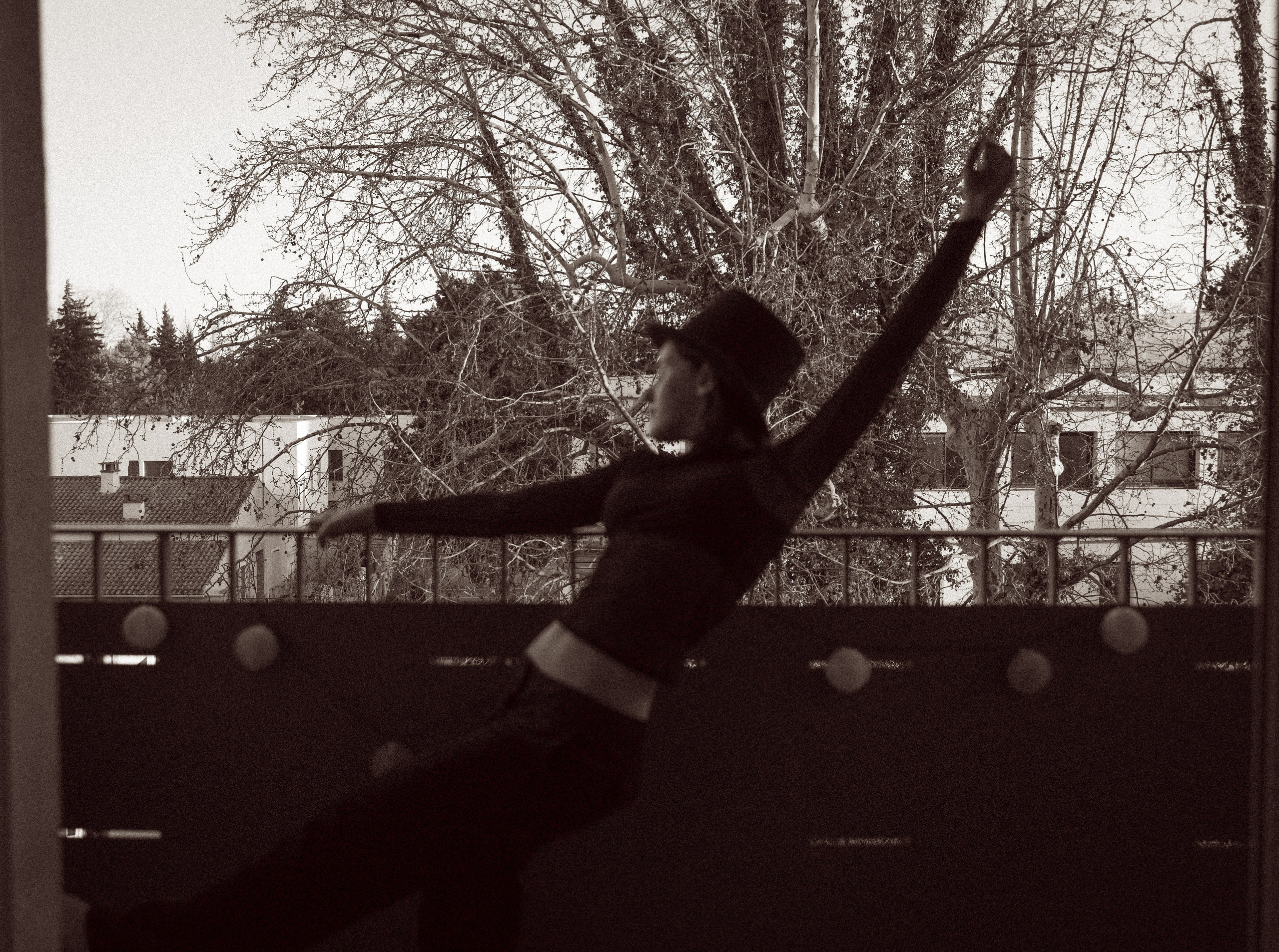 Portrait de femme charismatique. Histoires d’amour, séances photos de famille et de mariage en France