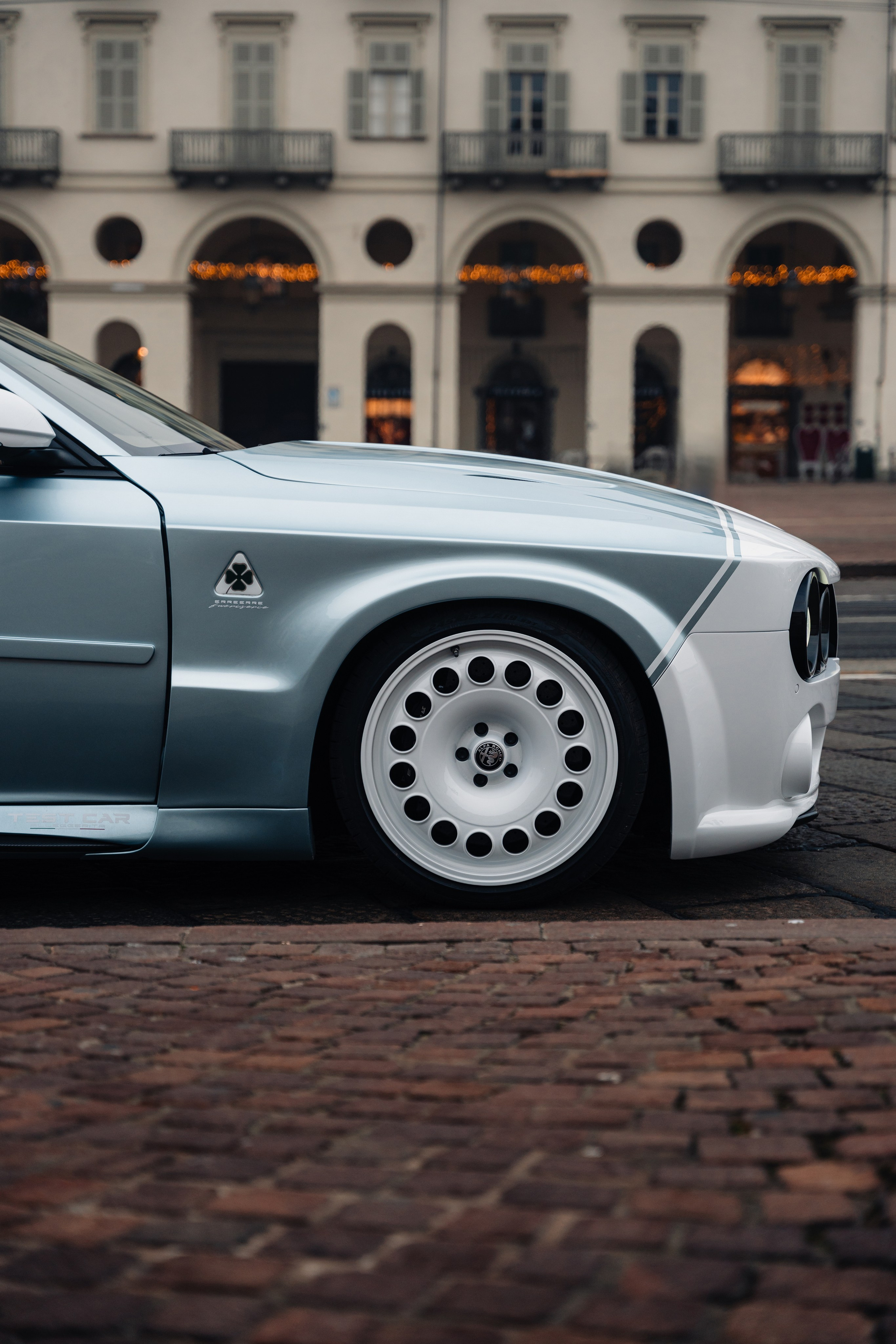 Afla Romeo Giulia ErreErre Fuoriserie. Photographe de voitures à Paris — Vitalii Motruk