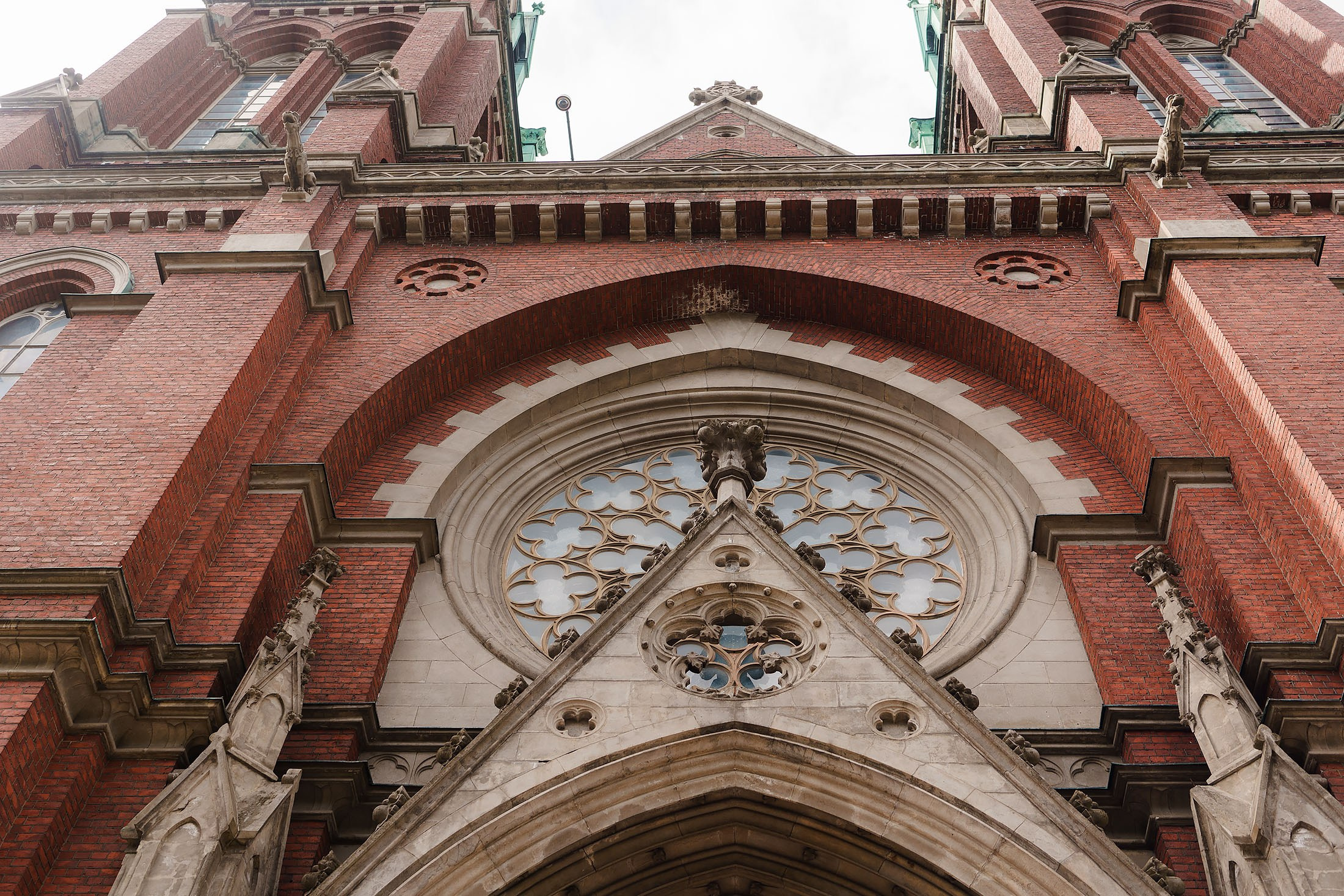 O&A, hääkuvaaja Helsinki, Johanneksen kirkko ja Radisson Blu Royal