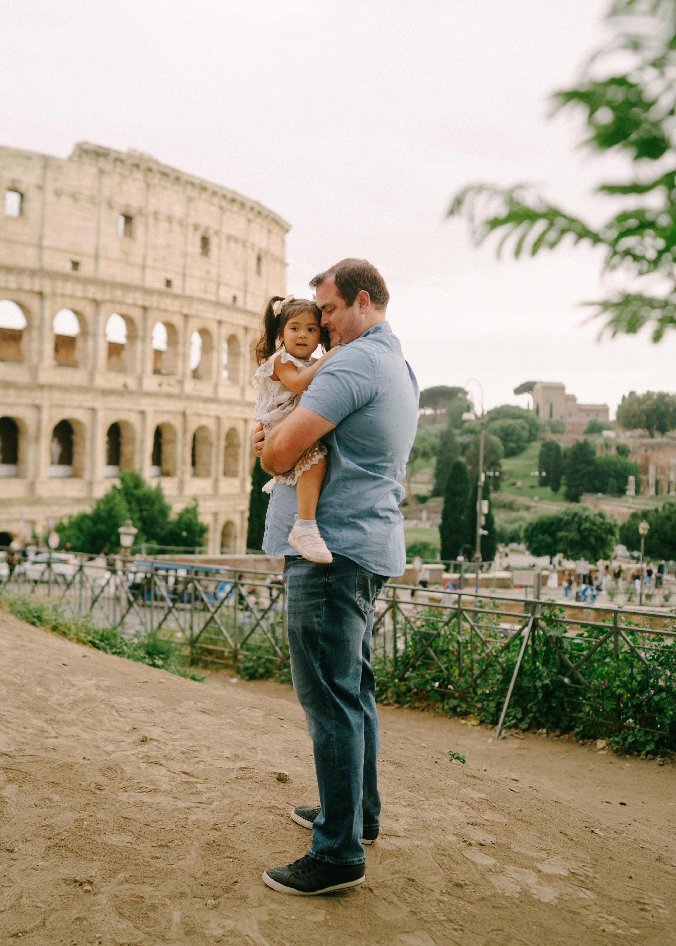 Colosseum Family shoot. Photographer in Rome and Italy. Stas Varych