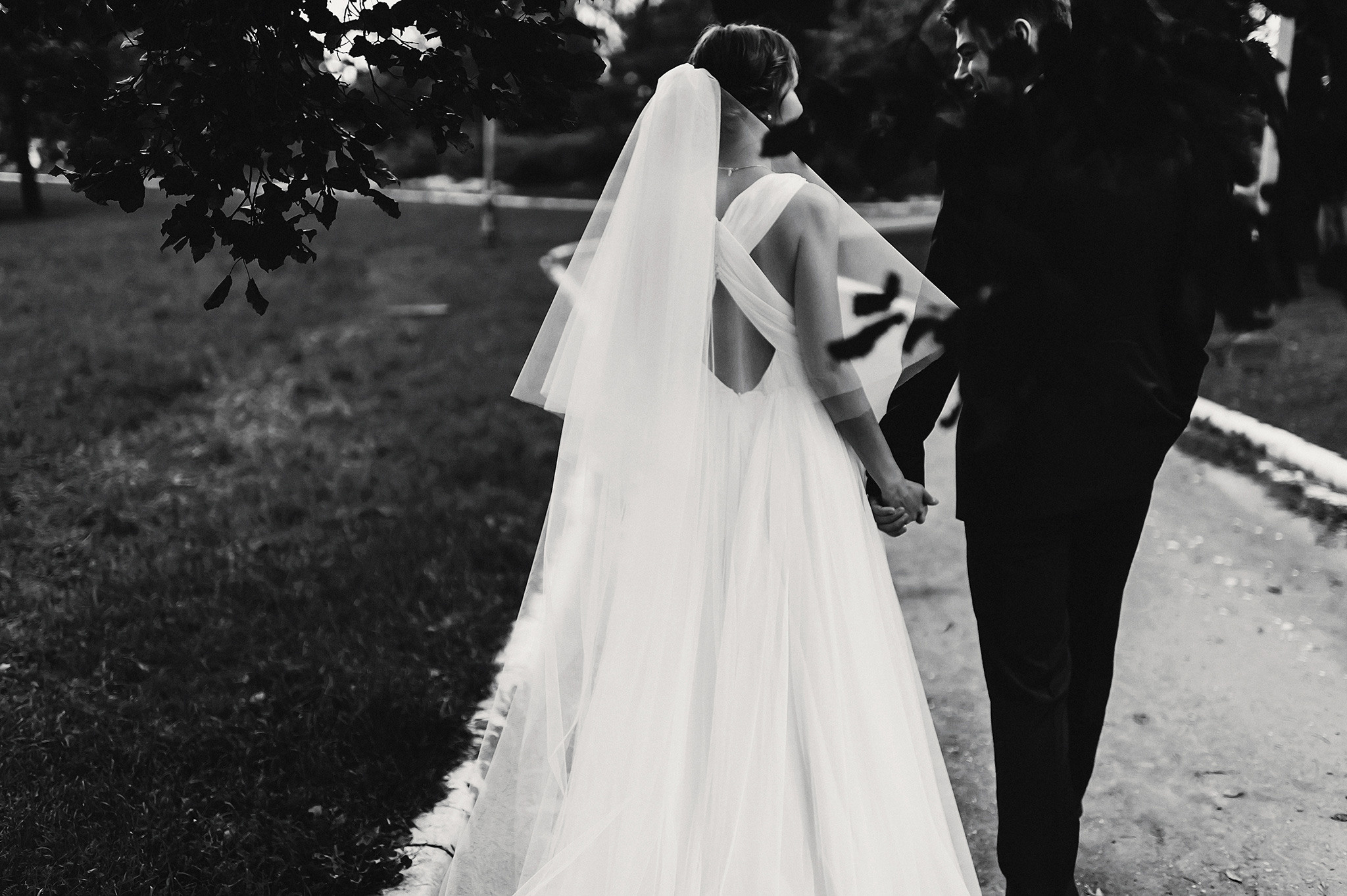VICTORIA + VICTOR | CLASSY AND ELEGANT WEDDING. HOME
