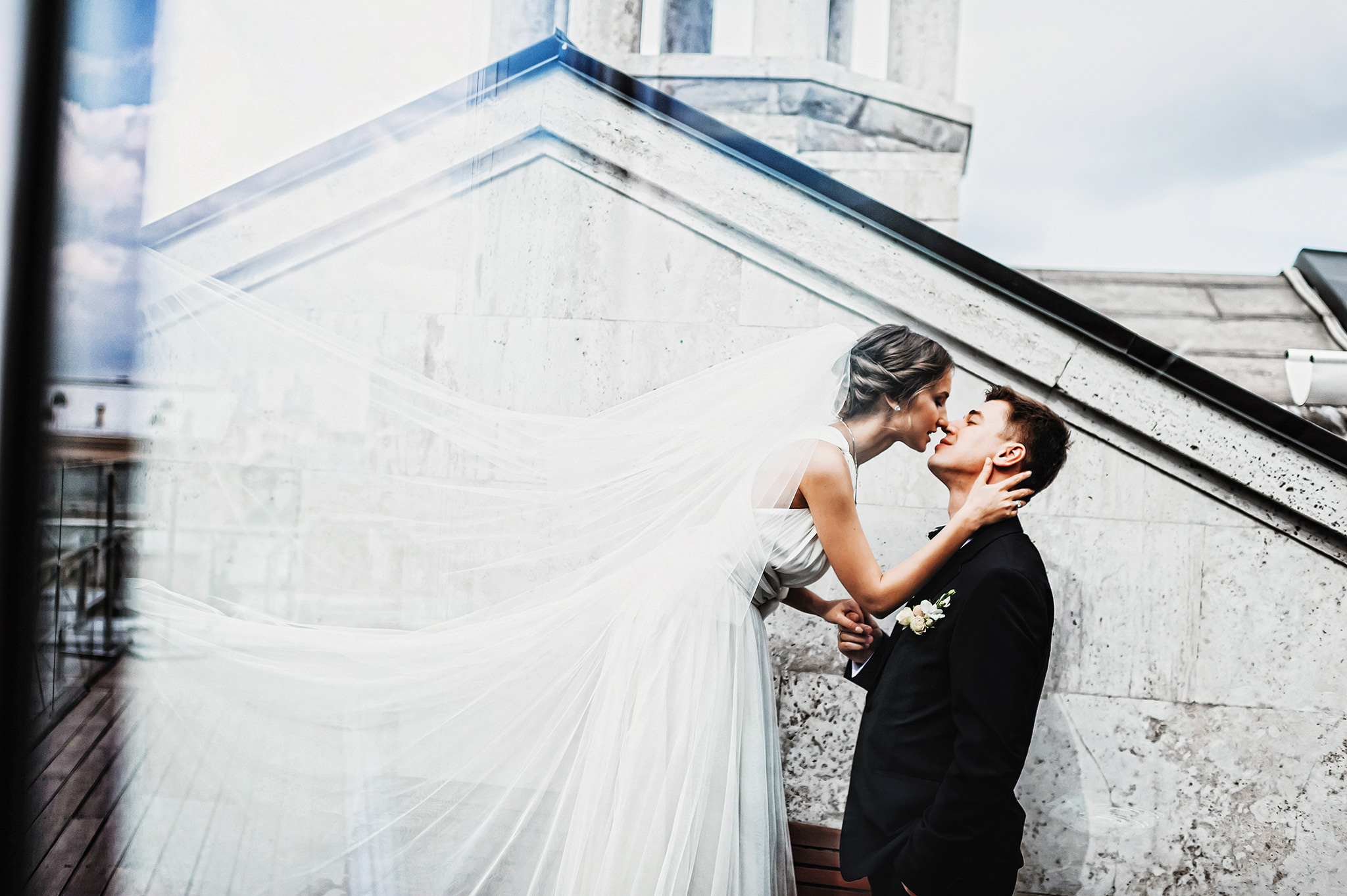 VICTORIA + VICTOR | CLASSY AND ELEGANT WEDDING. HOME