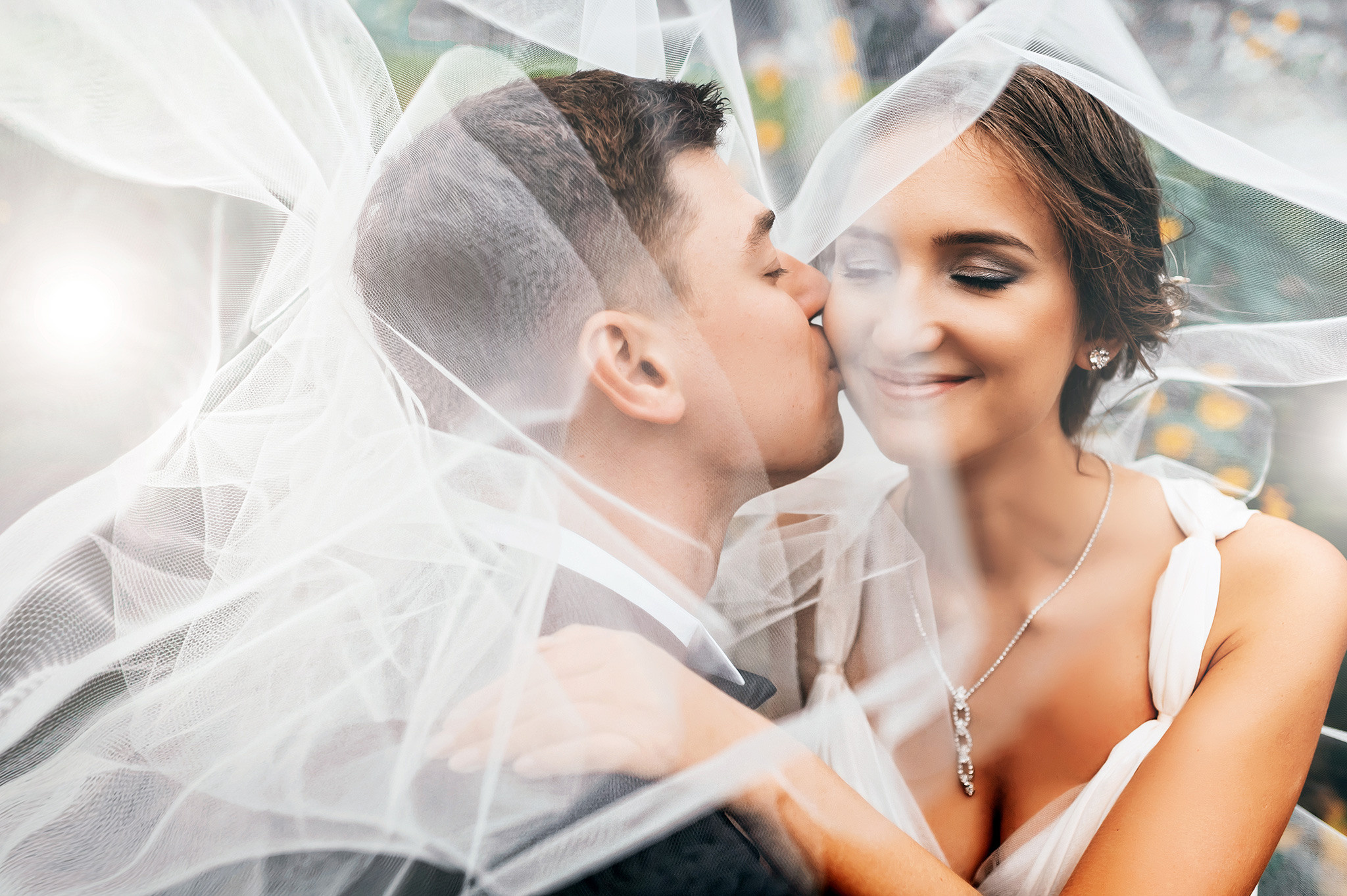 VICTORIA + VICTOR | CLASSY AND ELEGANT WEDDING. HOME