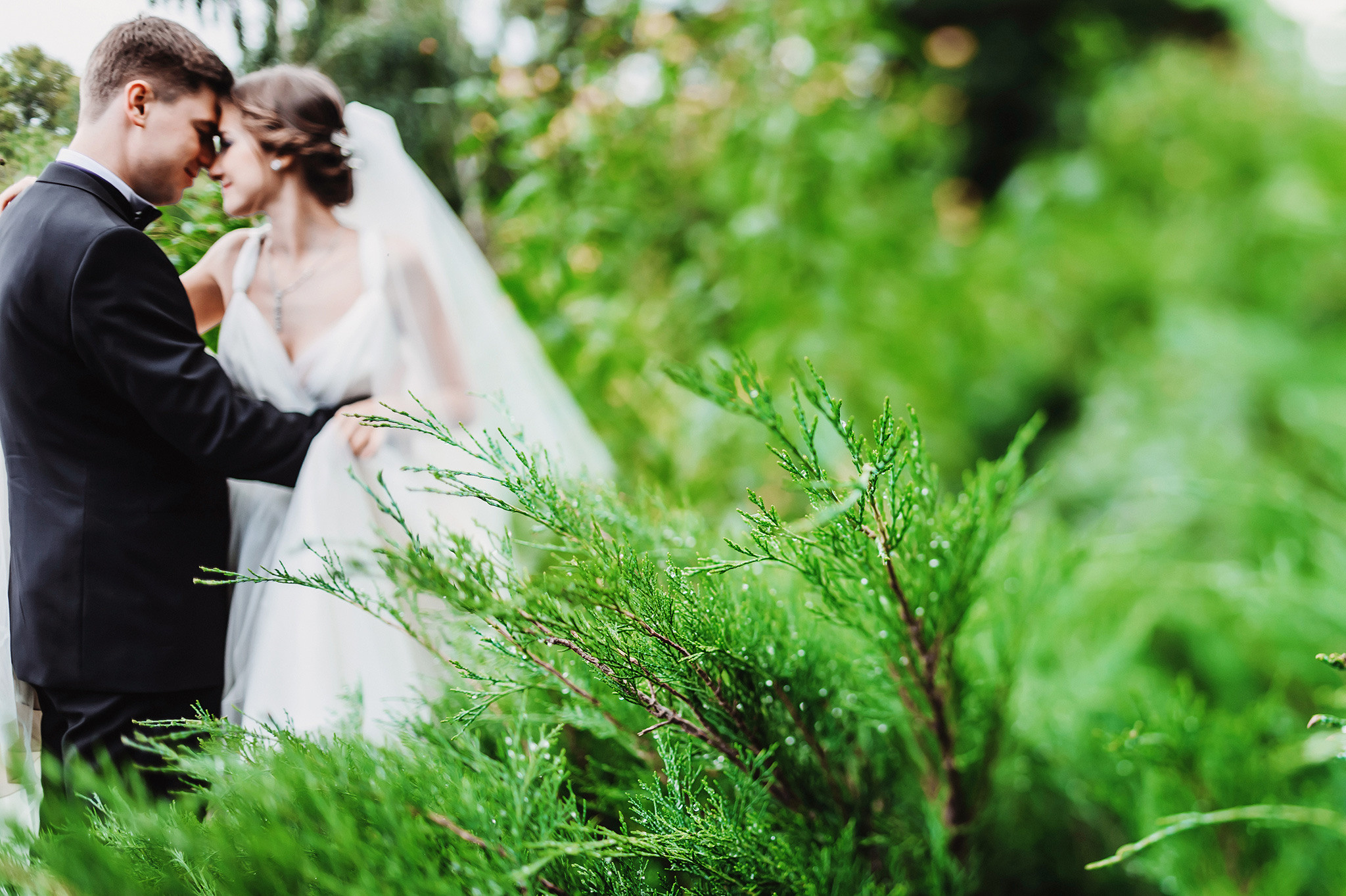 VICTORIA + VICTOR | CLASSY AND ELEGANT WEDDING. HOME