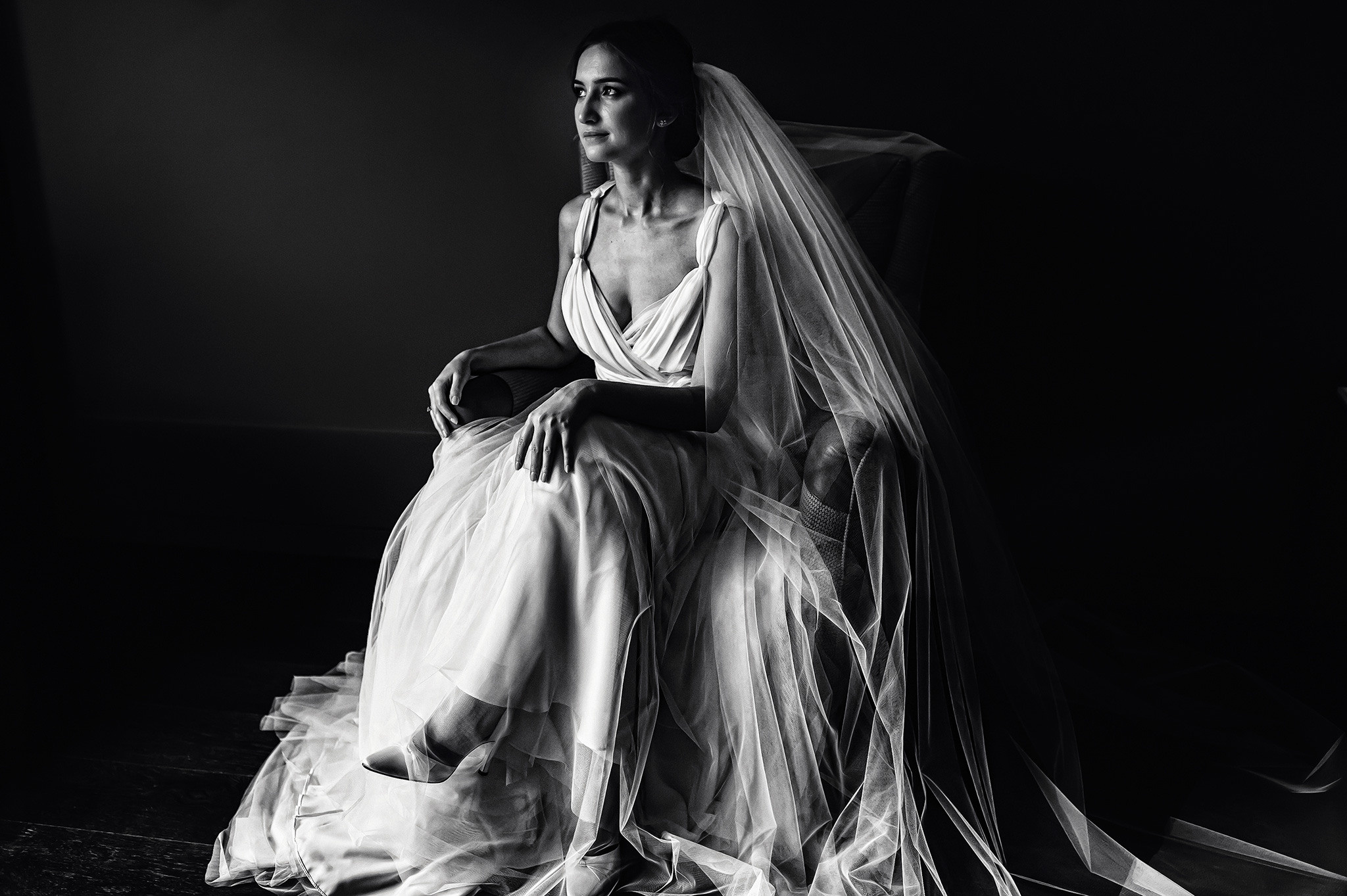 VICTORIA + VICTOR | CLASSY AND ELEGANT WEDDING. HOME