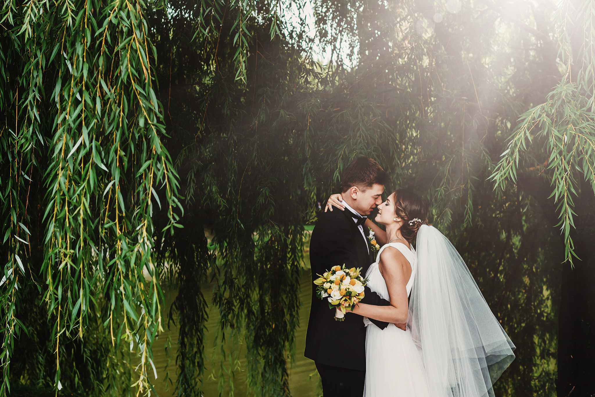 VICTORIA + VICTOR | CLASSY AND ELEGANT WEDDING. HOME