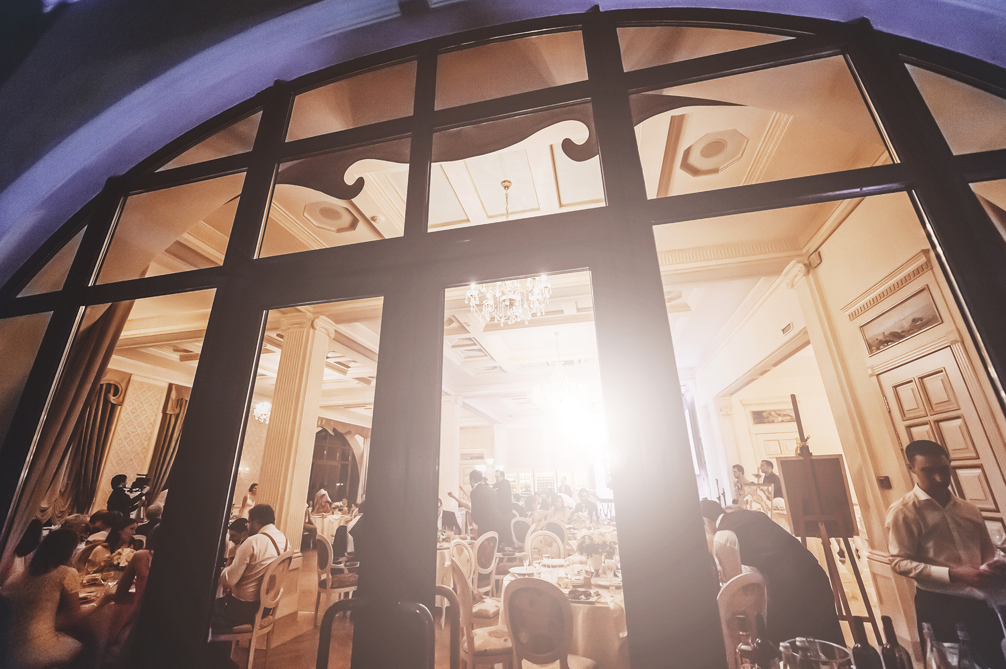 VICTORIA + VICTOR | CLASSY AND ELEGANT WEDDING. HOME