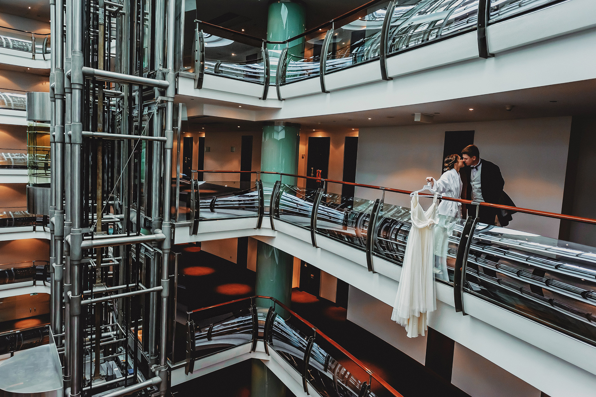 VICTORIA + VICTOR | CLASSY AND ELEGANT WEDDING. HOME