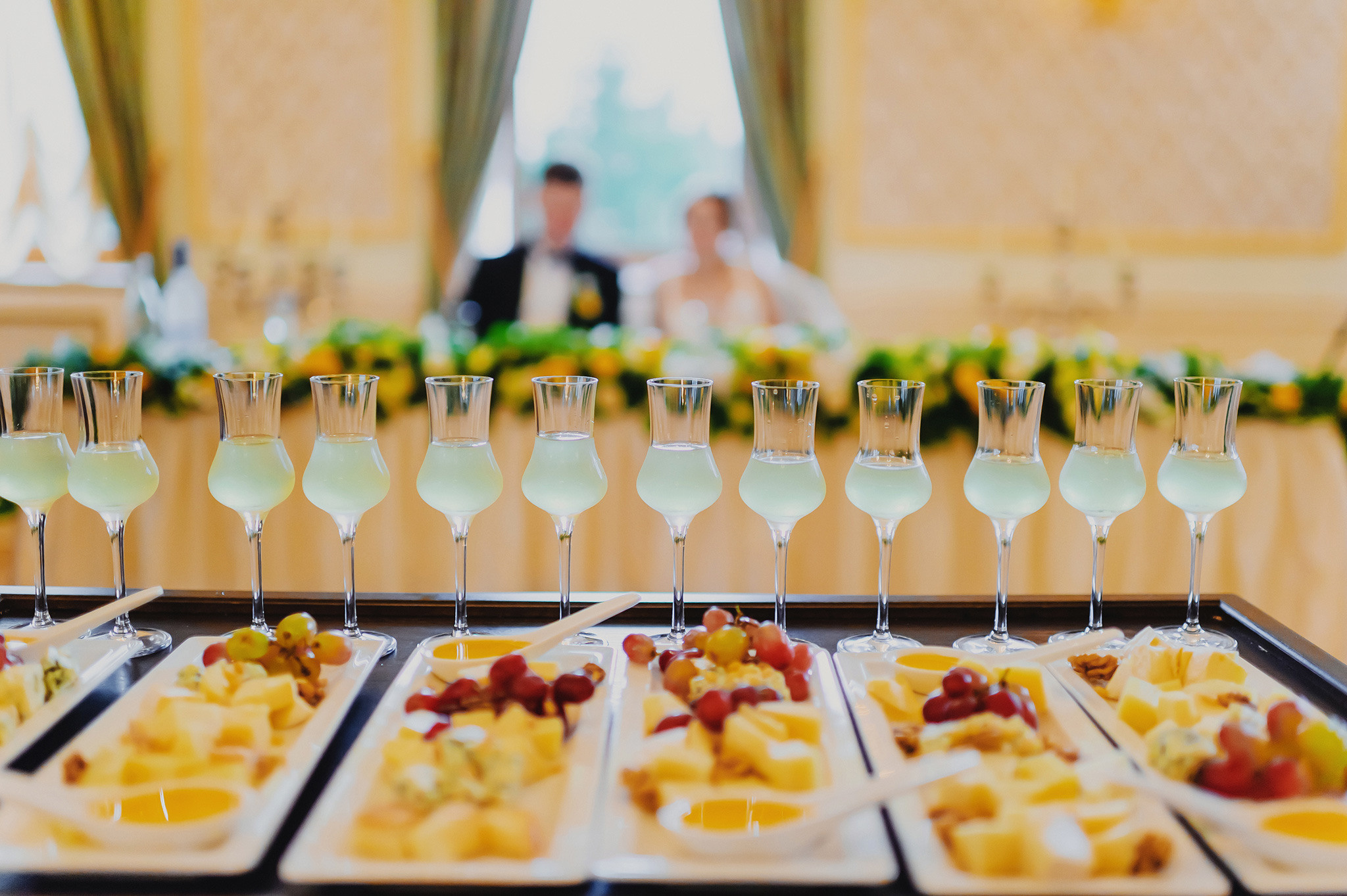 VICTORIA + VICTOR | CLASSY AND ELEGANT WEDDING. HOME