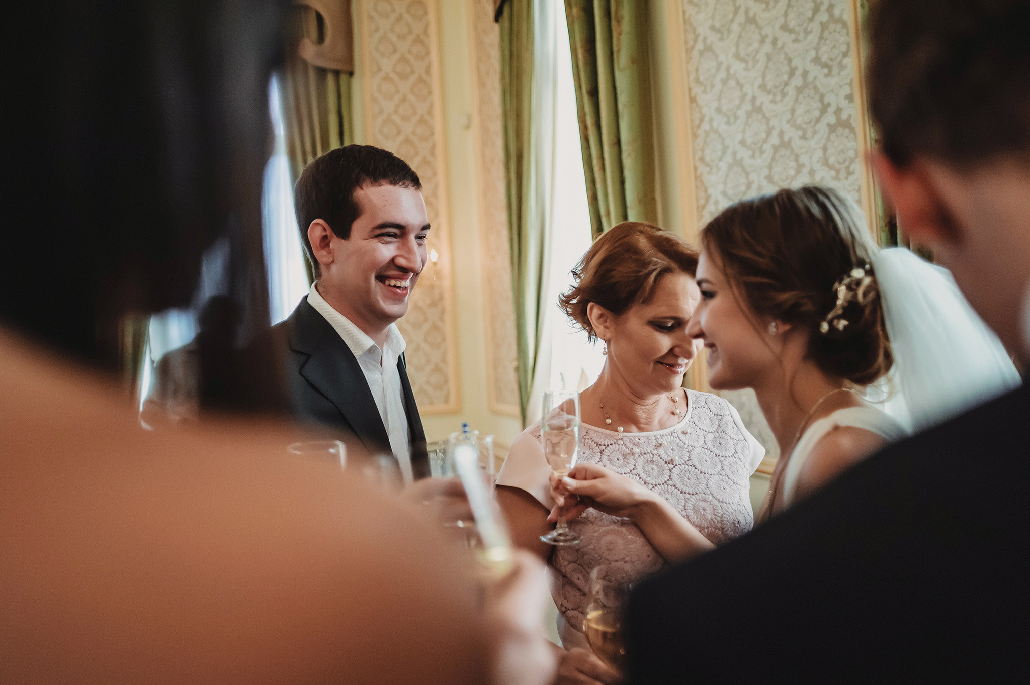 VICTORIA + VICTOR | CLASSY AND ELEGANT WEDDING. HOME