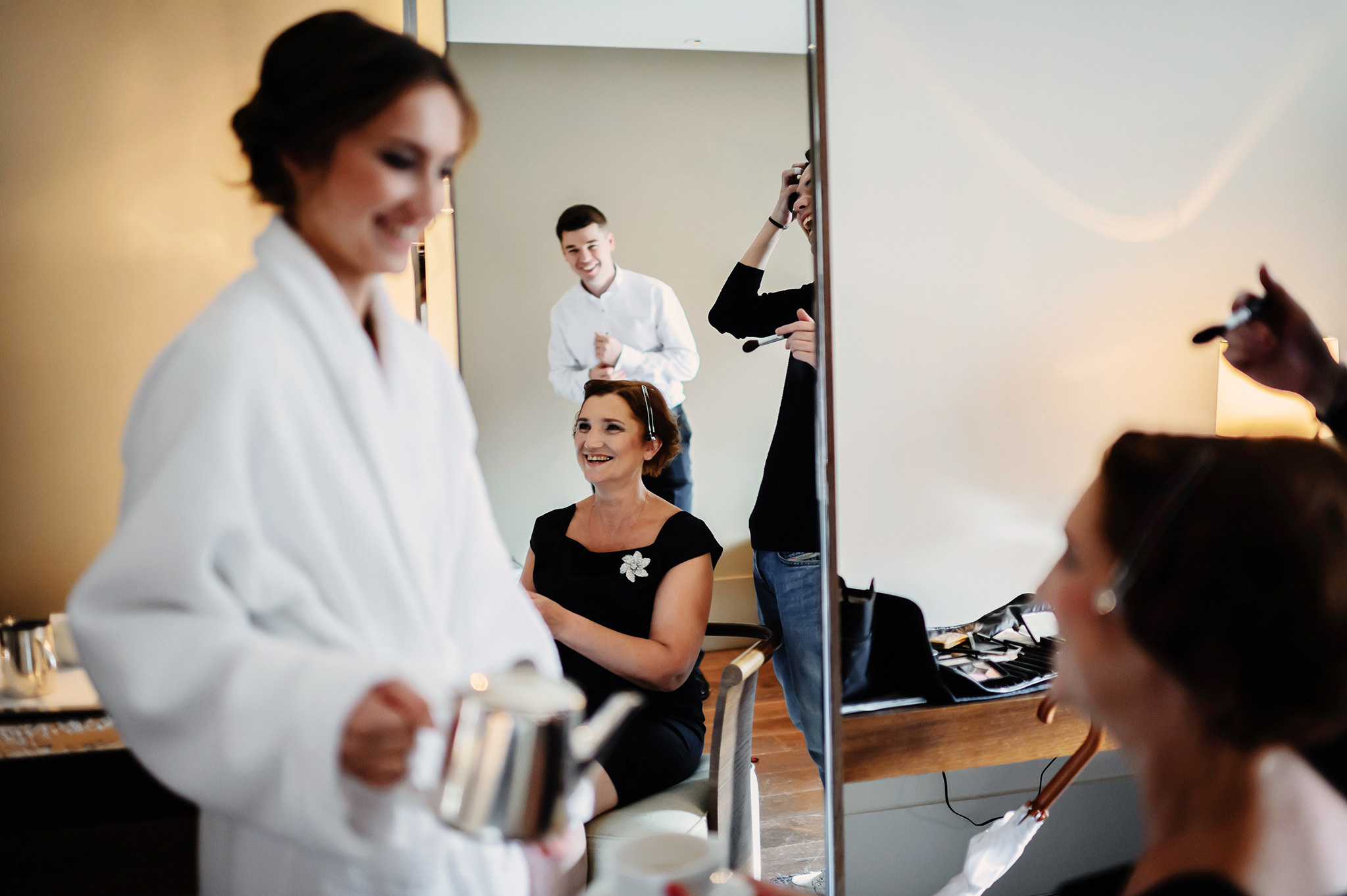 VICTORIA + VICTOR | CLASSY AND ELEGANT WEDDING. HOME