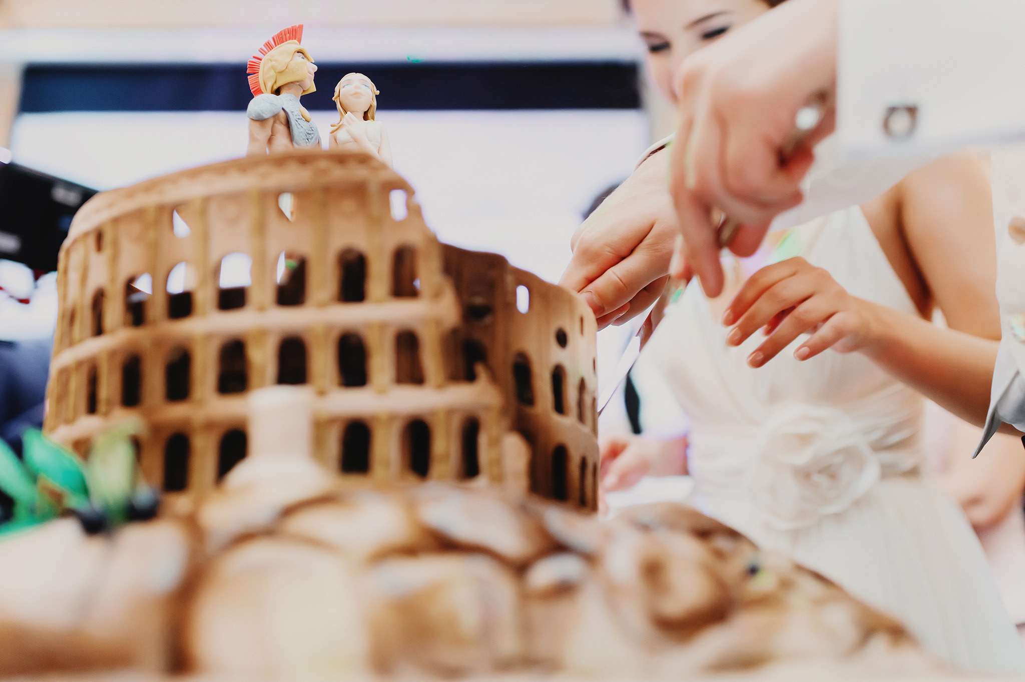 VICTORIA + VICTOR | CLASSY AND ELEGANT WEDDING. HOME