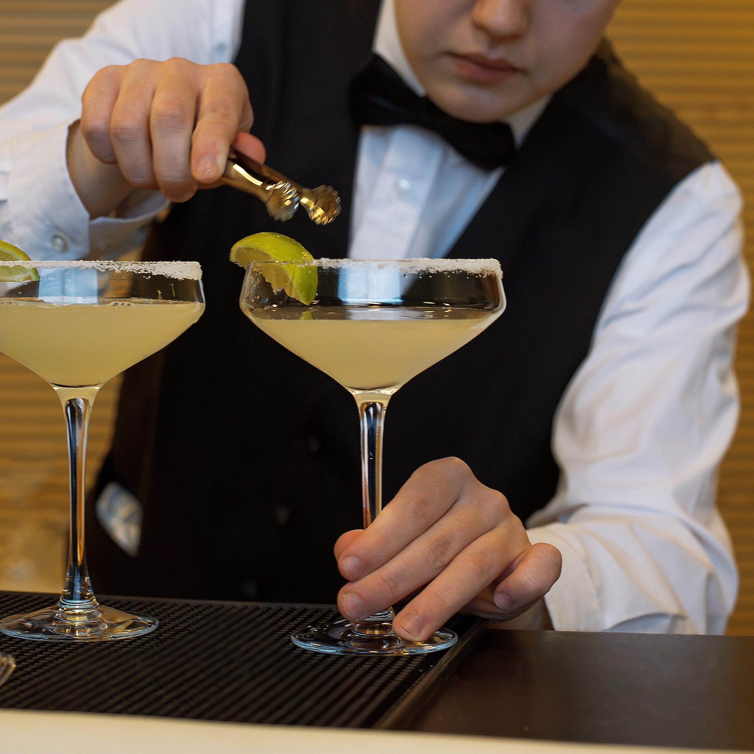 Kokki ja Tarjoilija. Ekaterina Mansur, muotokuvafotografi Suomessa (Helsingissä ja Uudellam