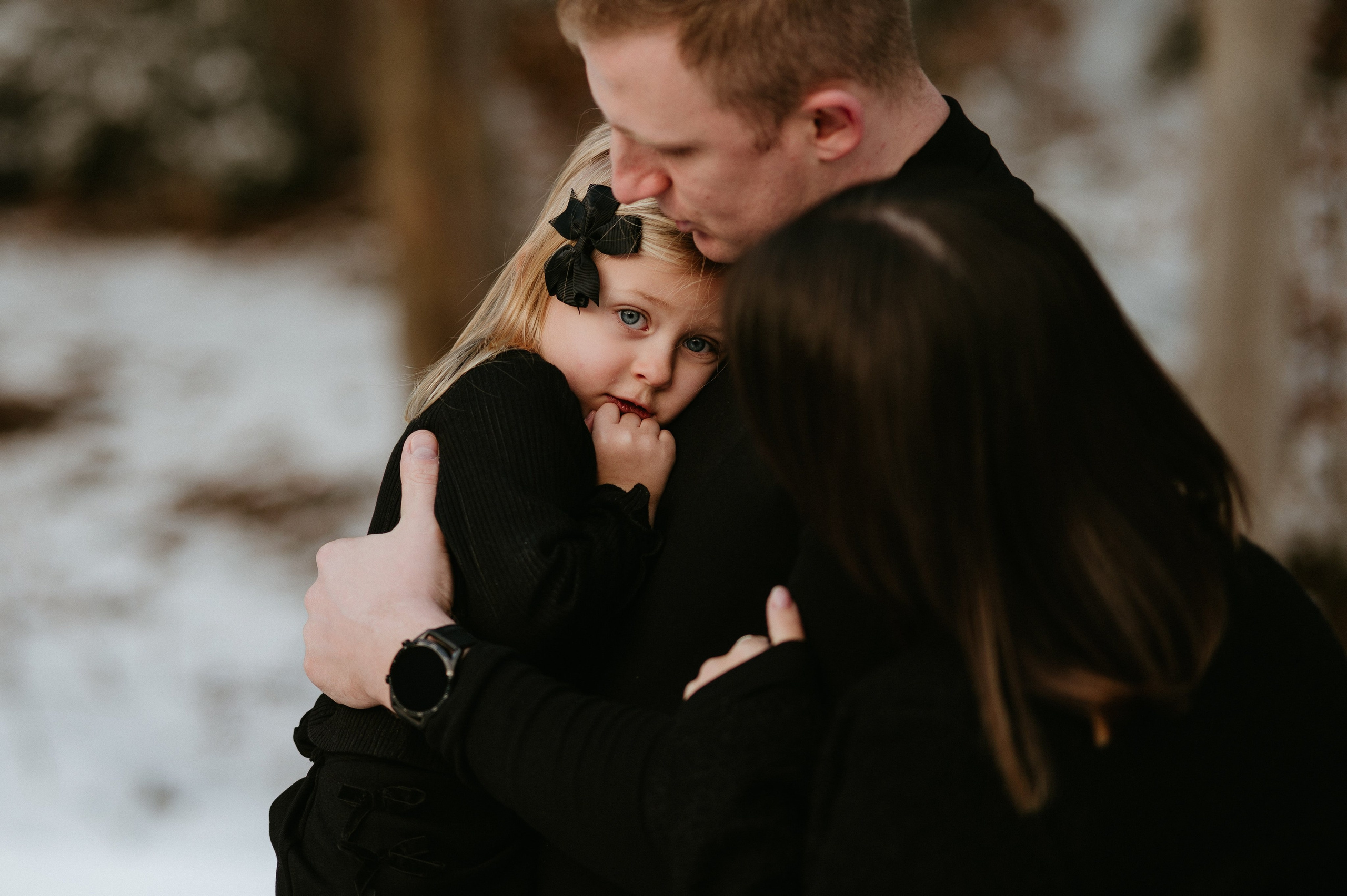 Ședință Foto de Familie la Munte – Fotografii de Iarnă în Lupcina. Valentin Melen - fotograf de nunta 🤍