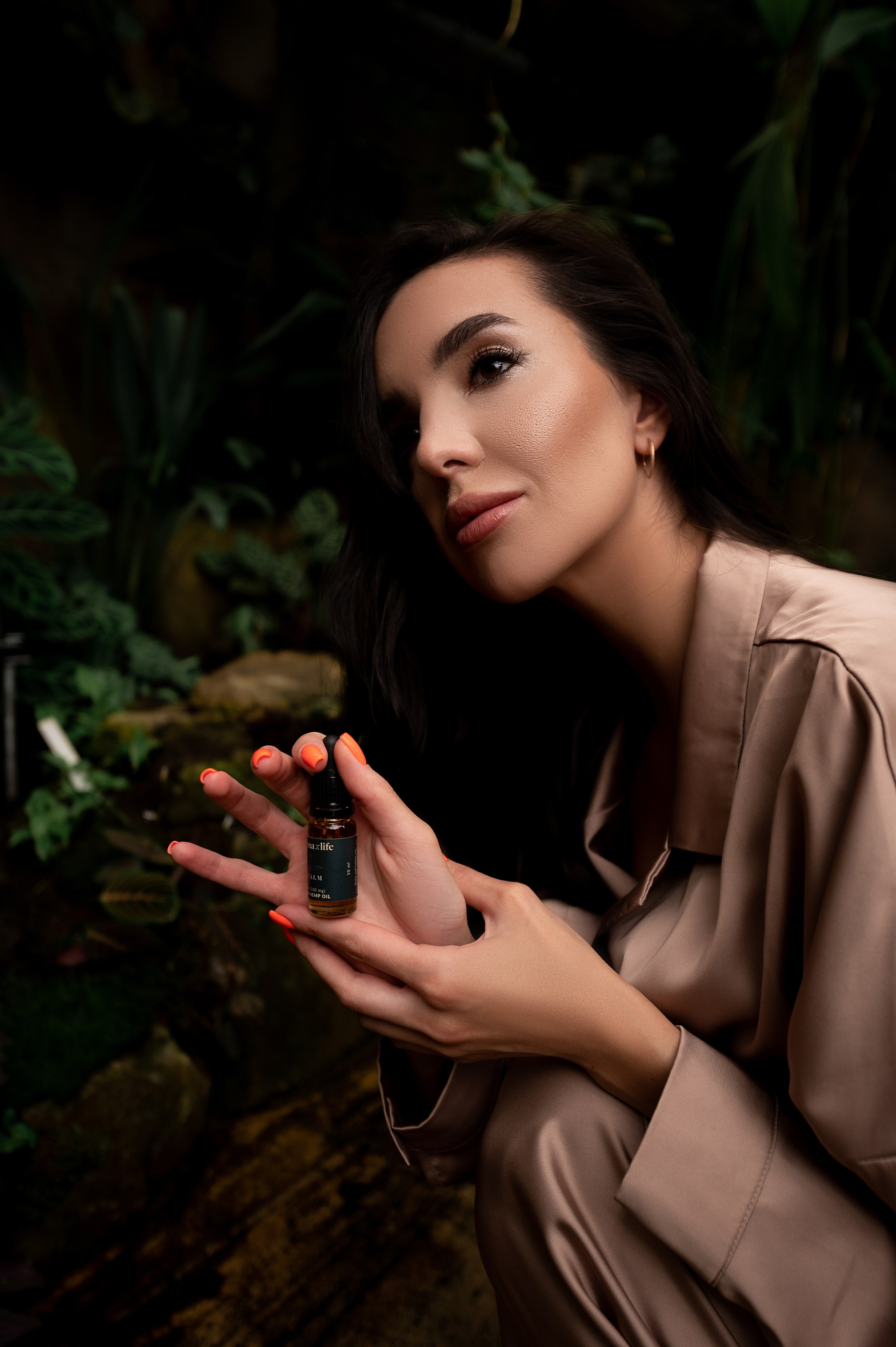 CannaXlife CBD products. ANNA-MARIA PHOTO CONTENT CREATOR — фотограф, естет, художник і візуальний експерт Instagram у Празі