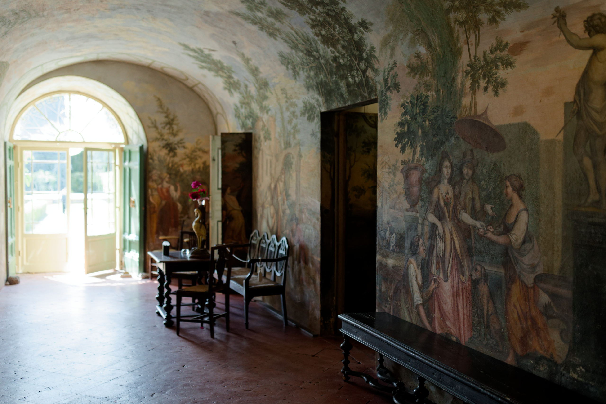 Wedding editorial at Villa di Geggiano, Tuscany, Italy