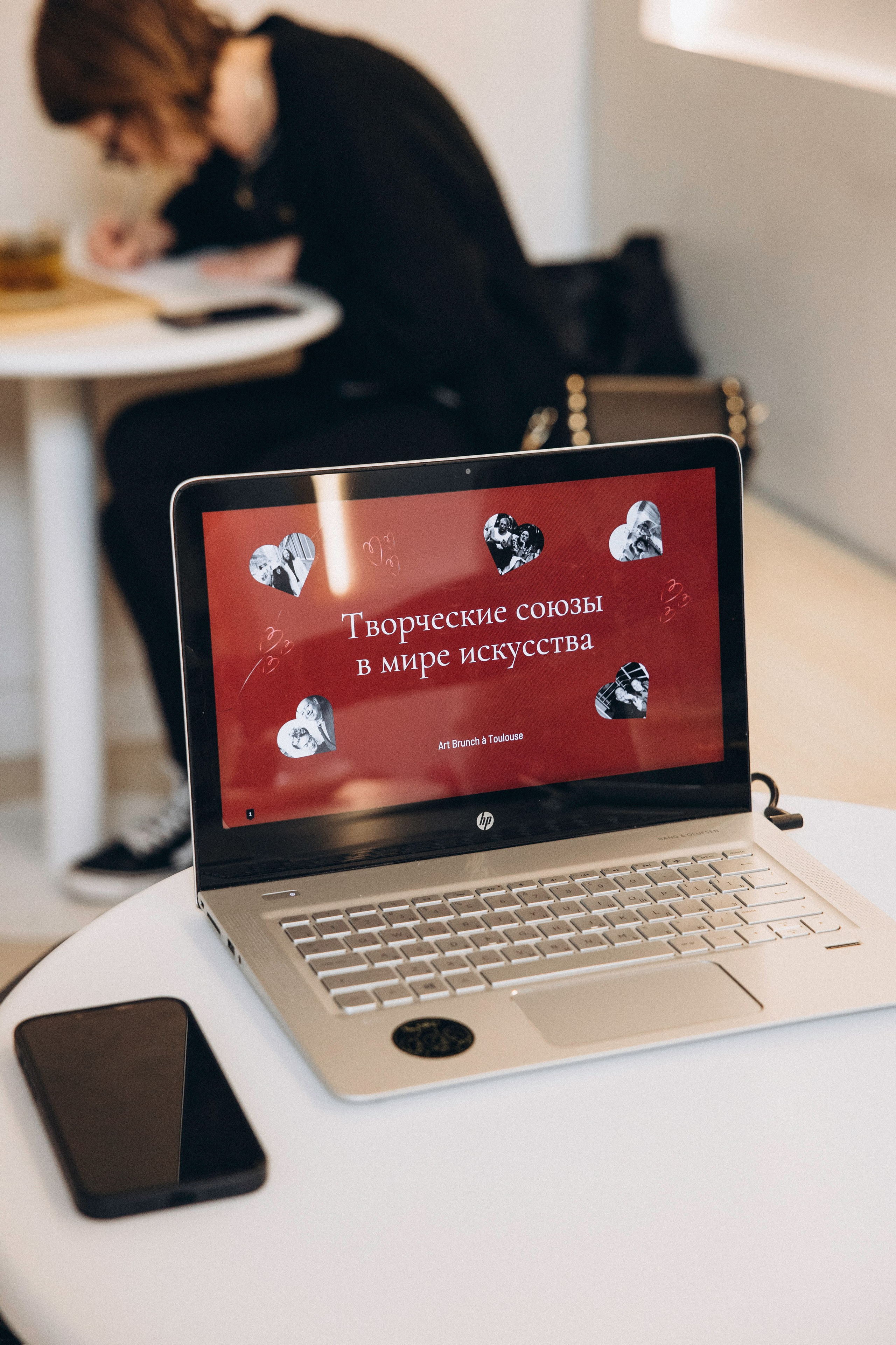 Event photo session for Art brunch Toulouse. Eugenie Smirnova — wedding, corporate and lifestyle photographer in Toulouse and Southwest France