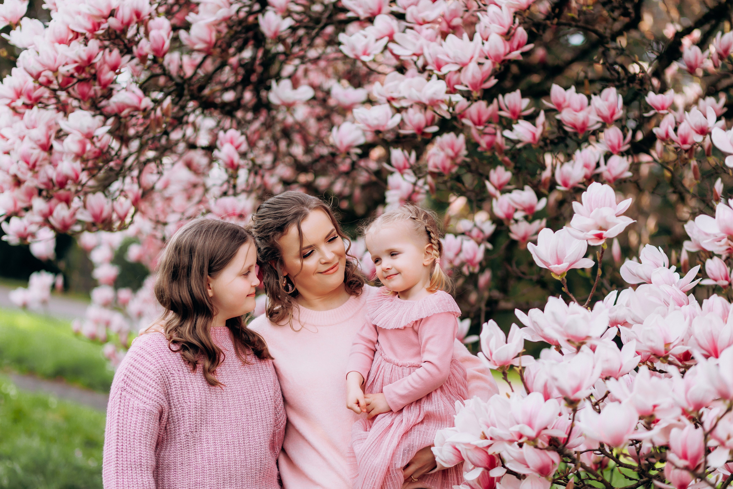 Tatiana, Alisa, Daria. Wedding and Family Photograph