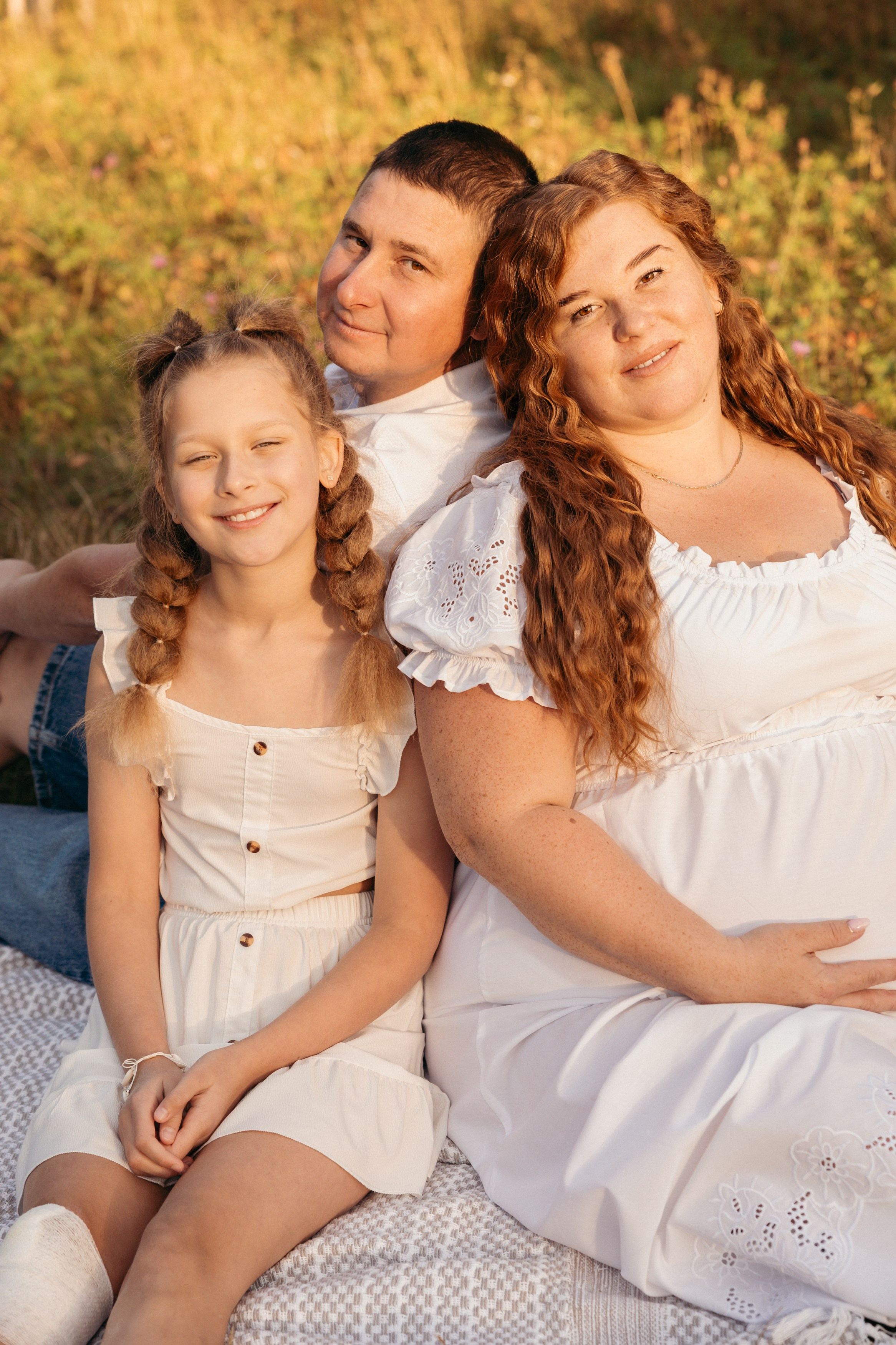 Tehotenské Focení ve přírodě. Lifestyle and Family Photographer in Pisek Oxana Telupilova