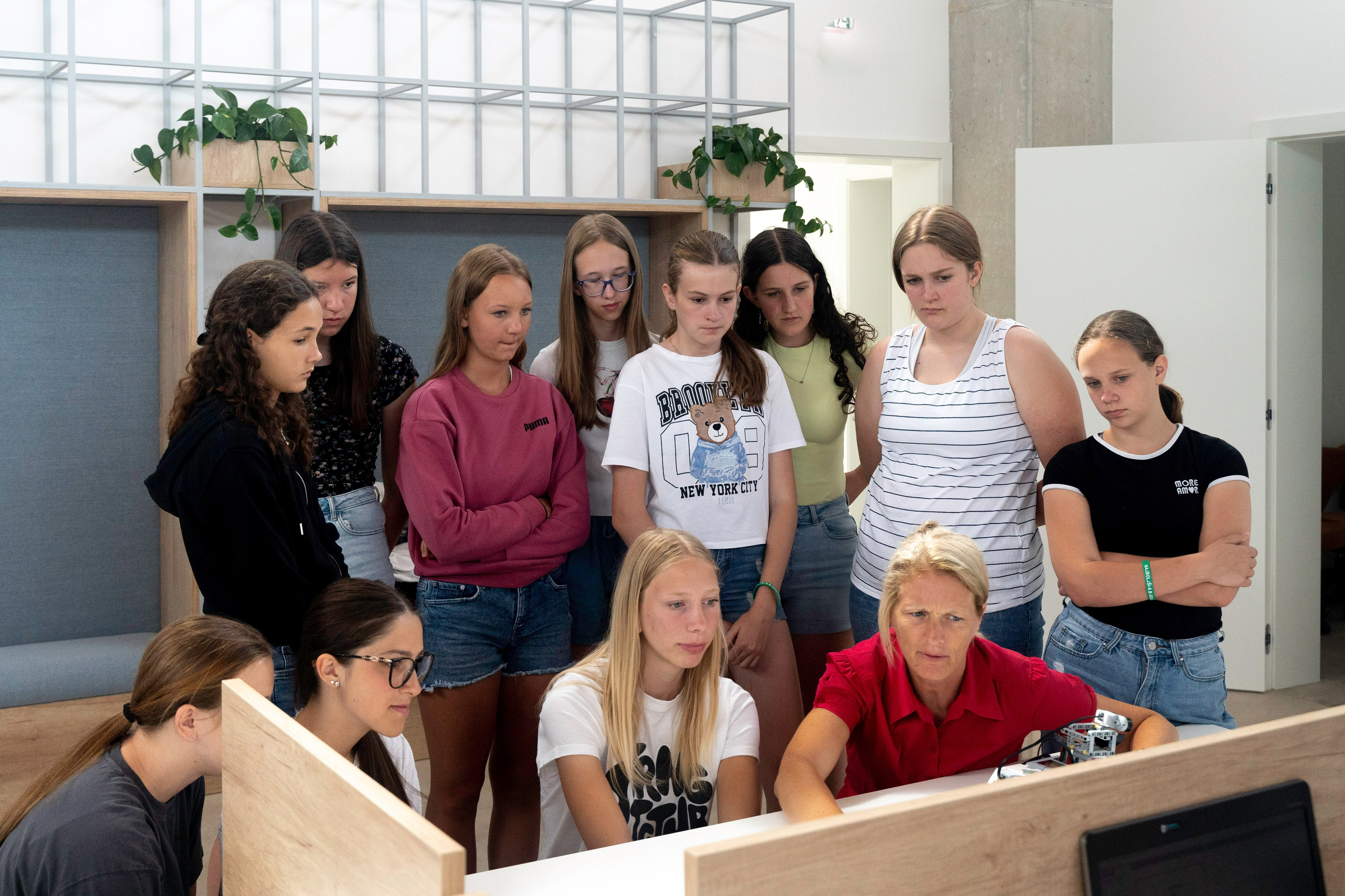 Fotografiranje dogodkov. Fotografinja in videografinja Mariia Bortiakova iz Slovenije: fotografiranje dogodkov, portretov in snemanje videov po vsej Sloveniji