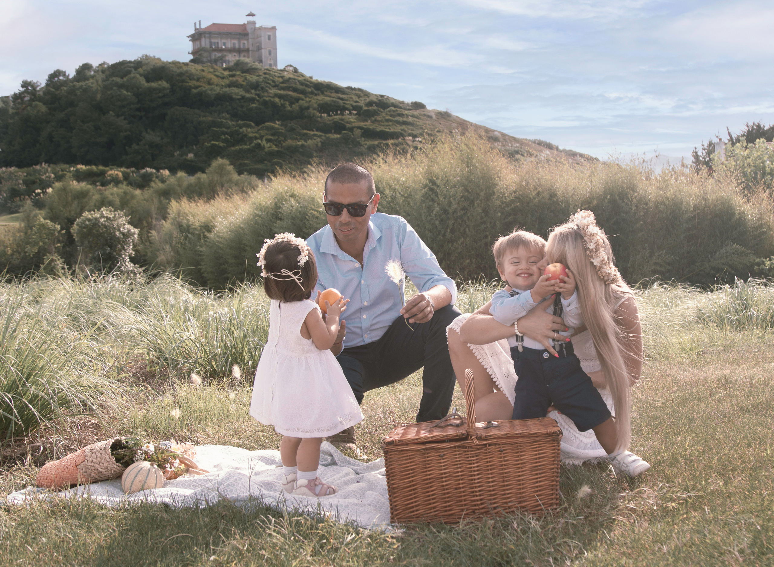 Photo mariage Biarritz photographe portraits famille pays basque shooting extérieur reportage événementiel Côte Basque. Photographe de famille et mariage à Biarritz Marianna Portassau