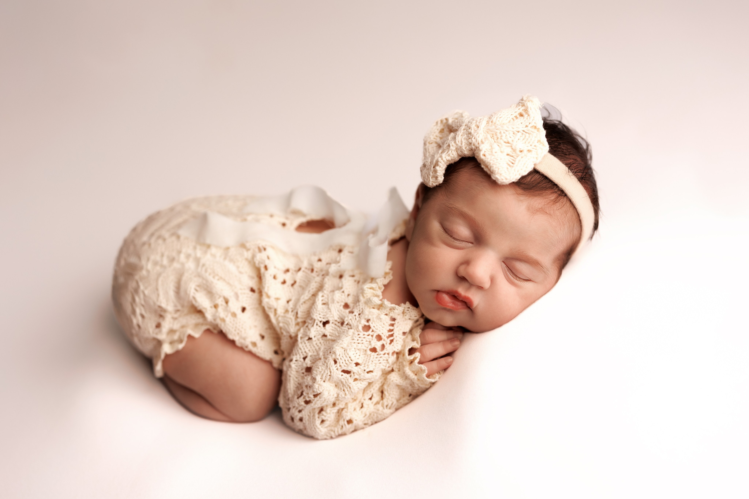 CLELIA NEWBORN. Yulisphotography Ravenna - Fotografo Romagna // Fotografo Gravidanza